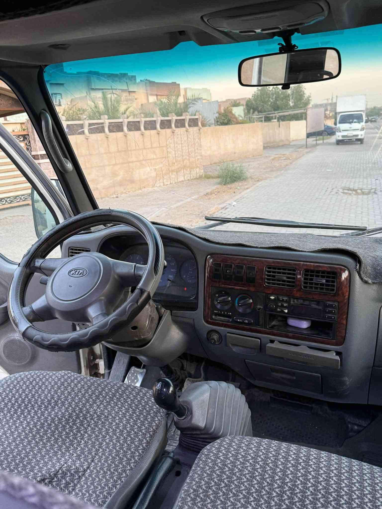 السلام عليكم
كيا فونتيرا  2002
رقم بغداد تحويل مباشر 
سنوية لل28
محرك كير كفالة 
تبريد شغال 
سيارة خير من الله مال جناي 
مكانها بغداد البياع شرطة الخامسة
للتواصل:***********
متواجد واتس اب
