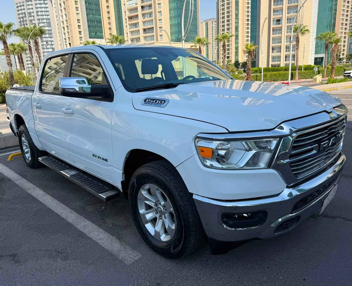 السلام عليكم
2024 Ram 1500 Laramie 4X2 5'7 Box
السعر  29000$
لون أبيض
ماشية 9 ألف mi
 رقم الشاصي 1C6RREJT9RN218853
بصمة  + تشغيل عن بعد 
باب طويل وبدي قصير المرغوب
محرك 5.7 هيمي 8 سلندر
هاند بريك كهرباء 
بصمة الابواب الامامية 
شاشة 
المراية الجانبية كهرباء شفط 
كشن تدفئة و تبريد ❄️
الكشنات جلد + تحكم كهرباء مع خرن الوضعيات 
بلوجكترات LED 
نظام ايكو اقتصادي
حساس ضغط الاطارات 
كامرة خلفية 
غلاف البدي + الدوسات الجانبية 
تحكم ستيرن كامل + gear limit
نظام صوت ابيني عالي و نقي 
انارة داخلية زنون   
‎صورة الحادث موجوده مع الصور السيارة بدون صبغ تكحيل الجاملغ الامامي طرف يسار + تكيل بدايه البنيد + تعديل بدايةراس الشاصي طرف اليسار+ أيرباك الدشبول والستيرن
الفحص المروري والهزة جاهزة باقي بس تترقم باسم المشتري 
مكان السيارة أربيل 
***********
***********
