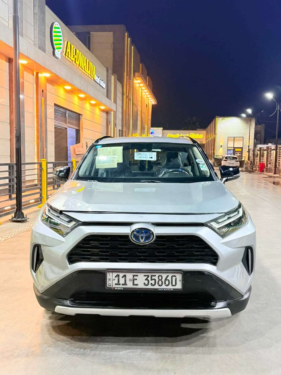سلام عليكم بيع سريع مال واحد يريد يبيع  سعر ب119ورقه وبيه مجال حك الجيه والعمله 
تويوتا RAV4 السياره 2022 
فول الفول عدى الفتحه السياره ثلاث انضمه بانزين 
السياره كفاله الكير والمحرك 
السياره كفاله الصدر والتبريد 
السياره تخم تاير جديد 
ورقم بغداد الإنكليزي الجديد باسمي شخصياً 
السياره جاهزه من كول النواحي 
السياره جديده كلش 
ومابيه نقص ابد 
السياره دوشمه كشنات  ويعني مابيه نقص ابد السياره كامله مكمله السياره بيه صبغ 6 قطع والسونار بلمنشور  
السياره جديده كلش. وفول على البصمه  
السياره مكانه بغداد المشتل 
وسعره ب119 وبيه مجال حك الجيه والعمله 
*********** اخوكم مؤمل حسين
