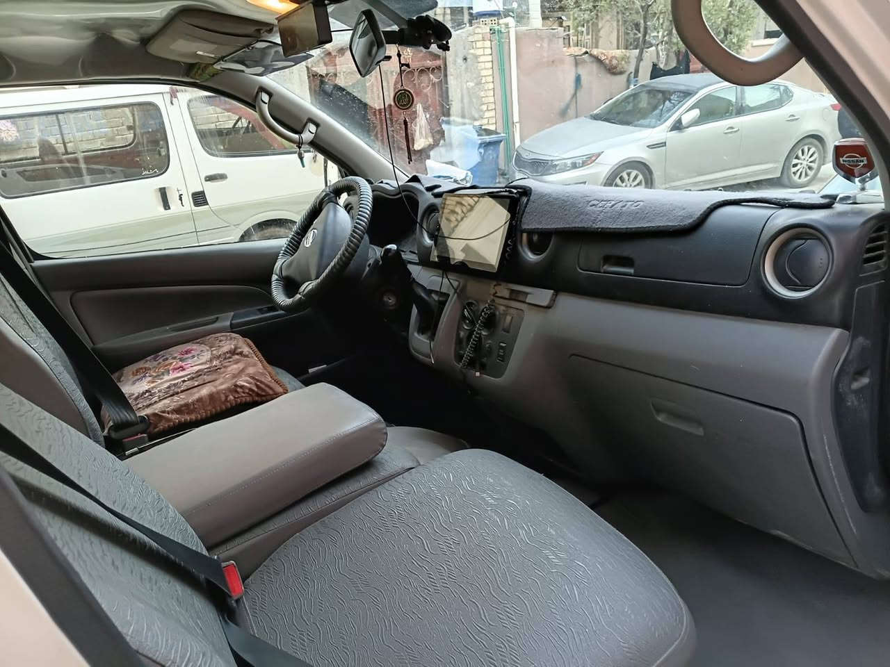 نيسان اورفان ٢٠١٣ رقم بغداد نكليزي بسمي مصفره محرك كير تبريد مكفول تخم تاير جديده صدر جديده مدوشمه بيها صبغ الصفحة الطويله مكاني بغداد البلديات السعر ١١٥ وبيها مجال بسيط حك الجيه ***********
