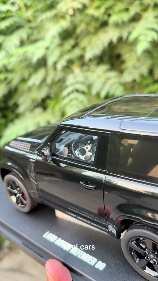 Land Rover Defender 90 2021 Brand: GT SPIRIT Scale : 1/18 Price : 📩  (free delivery inside Erbil) WhatsApp: +9647504702207 ‎التوصيل لجميع مناطق اربيل مجانا ‎گەیاندن بەخۆرایە بۆ ناو شاری هەولێر
