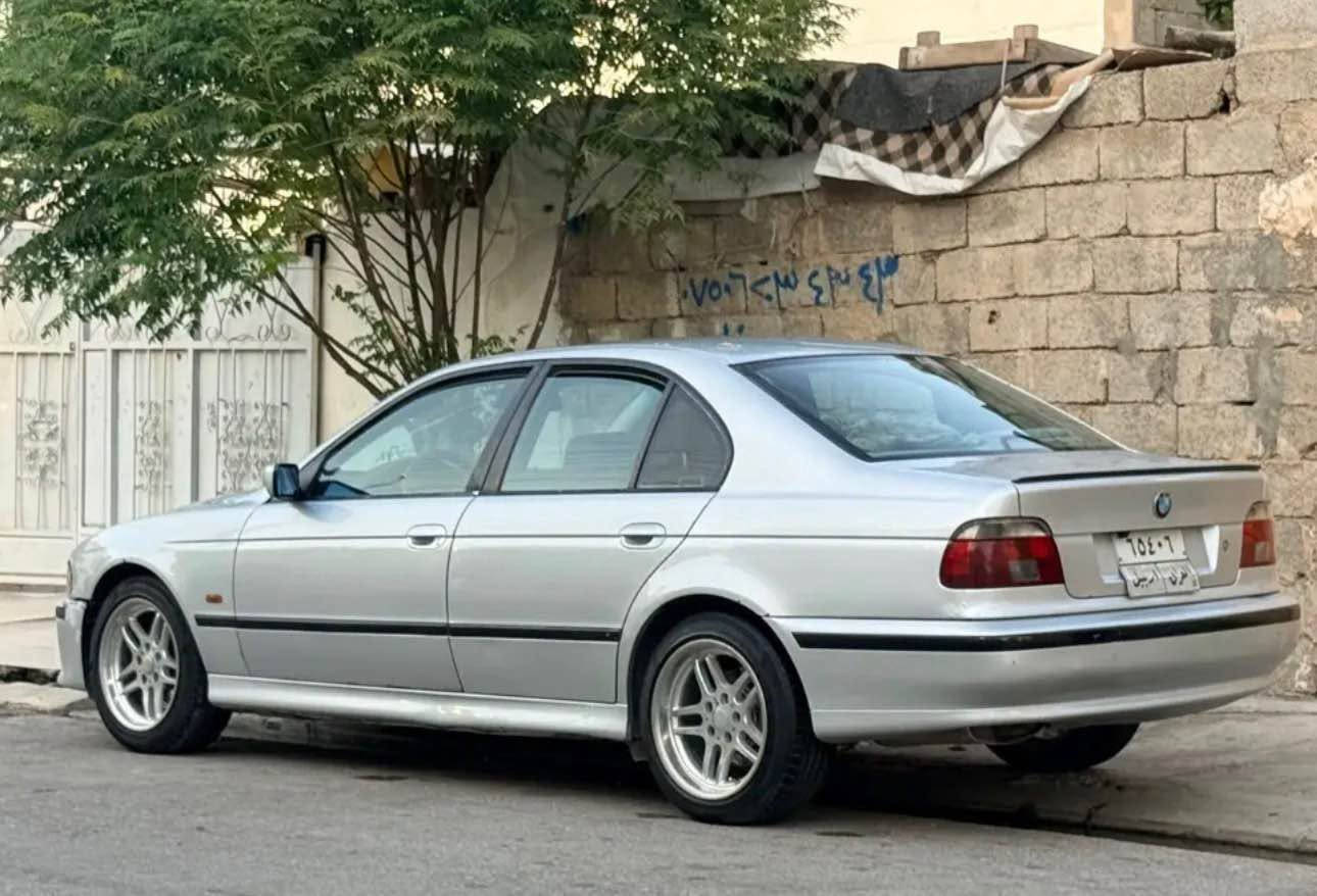 Bmw 528 مودیل2000 بێ لێدراو سیاره‌كه‌ له‌شه‌ریكه‌وه‌ دو ده‌سه‌ زۆر پاك ماوه‌ته‌وه‌ سبوخ نیه‌  چه‌ن پارجیه‌كه‌ی هه‌یه‌ هی ئه‌وروپا سه‌نه‌وی ٢ ساله‌ به‌سه‌ر جوه‌ به‌ناوی خۆمه‌وه‌یه‌ كۆبۆنی بانزینی هه‌یه‌ ته‌برید سارد گه‌رم به‌شه‌رت گێر مه‌كینه‌  ئه‌كسل تاخم پێش ته‌حویل وه‌كاله‌ خه‌رامه‌ لێدراو به‌شه‌رت  
سعری ٨٧ گه‌لا مه‌جالێ كه‌م
***********

*********** كركوك, العراق
