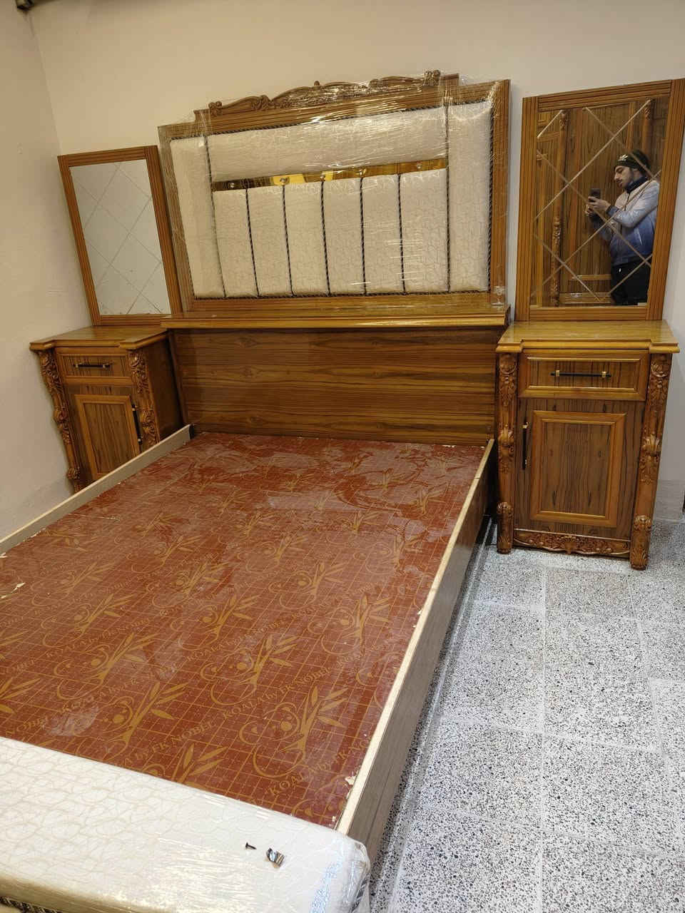 شركه الشاهين للاث الراقي غرف نوم اجهز كهربائيّ موبيلات حسب الطلب يتوفر بيع نقد وقسط مريح18على
 ماستر رافدين توصيل لجميع المحافظات العراق،+شده ونقل تصلك لل باب عنون الصناعه القديمه مقابل ميزان النور 
+9647780976499
***********
صبغ حسب اختيار الزبون+ الدوشمه
