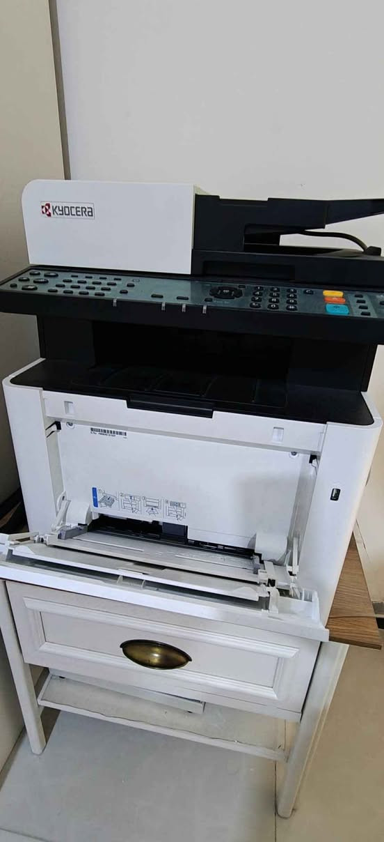 للبيع Kyocera ECOSYS MA2100cwfx 🔥
🖨️ طابعة ليزر ملونة متعددة الوظائف: ✅ طباعة ملون وأسود
✅ نسخ + سكانر + فاكس
✅ سرعة تصل إلى 21 صفحة/دقيقة
✅ طباعة أوتوماتيك وجهين
✅ Wi-Fi + Wi-Fi Direct
✅ ADF للسكان والنسخ
✅ جودة طباعة ممتازة ومناسبة للمكاتب والشركات
⭐ حالة الطابعة: مستخدمة استخدام قليل جدًا وبحالة ممتازة.
🎁 معها سيت أحبار باودر جديد بالكامل.
📌 الموديل: Kyocera ECOSYS MA2100cwfx
للاستفسار الاتصال *********** بغداد, العراق
