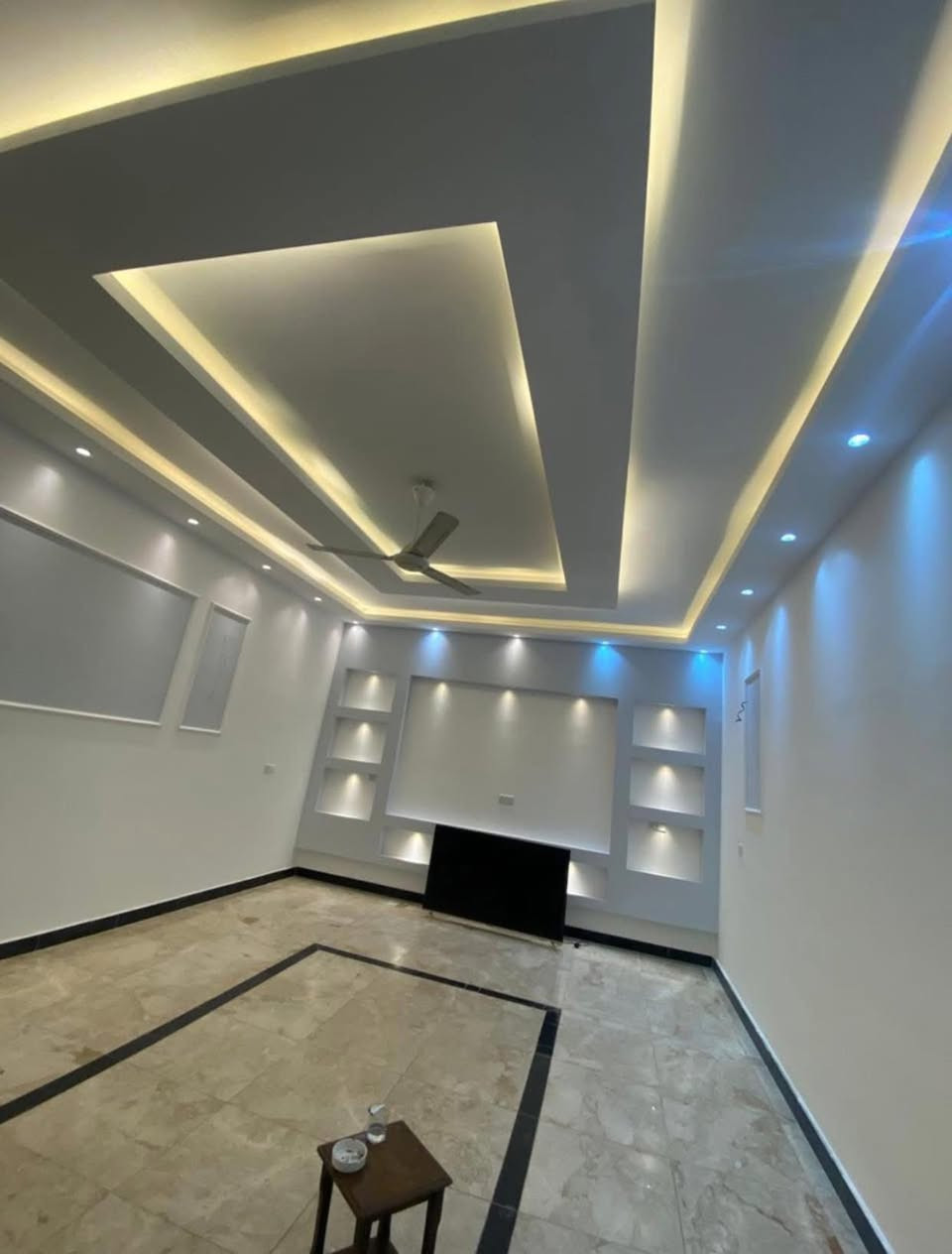 � عمار حسن للديكور 🏠

✨ أصباغ وديكورات عصرية
✨ ديكور مغربي وجبسن
✨ بديل الرخام والخشب
✨ تنفيذ وترتيب بأجمل التفاصيل

📞 للحجز والاستفسار: ***********
📍 متخصصون بخدمة شقق بسماي
