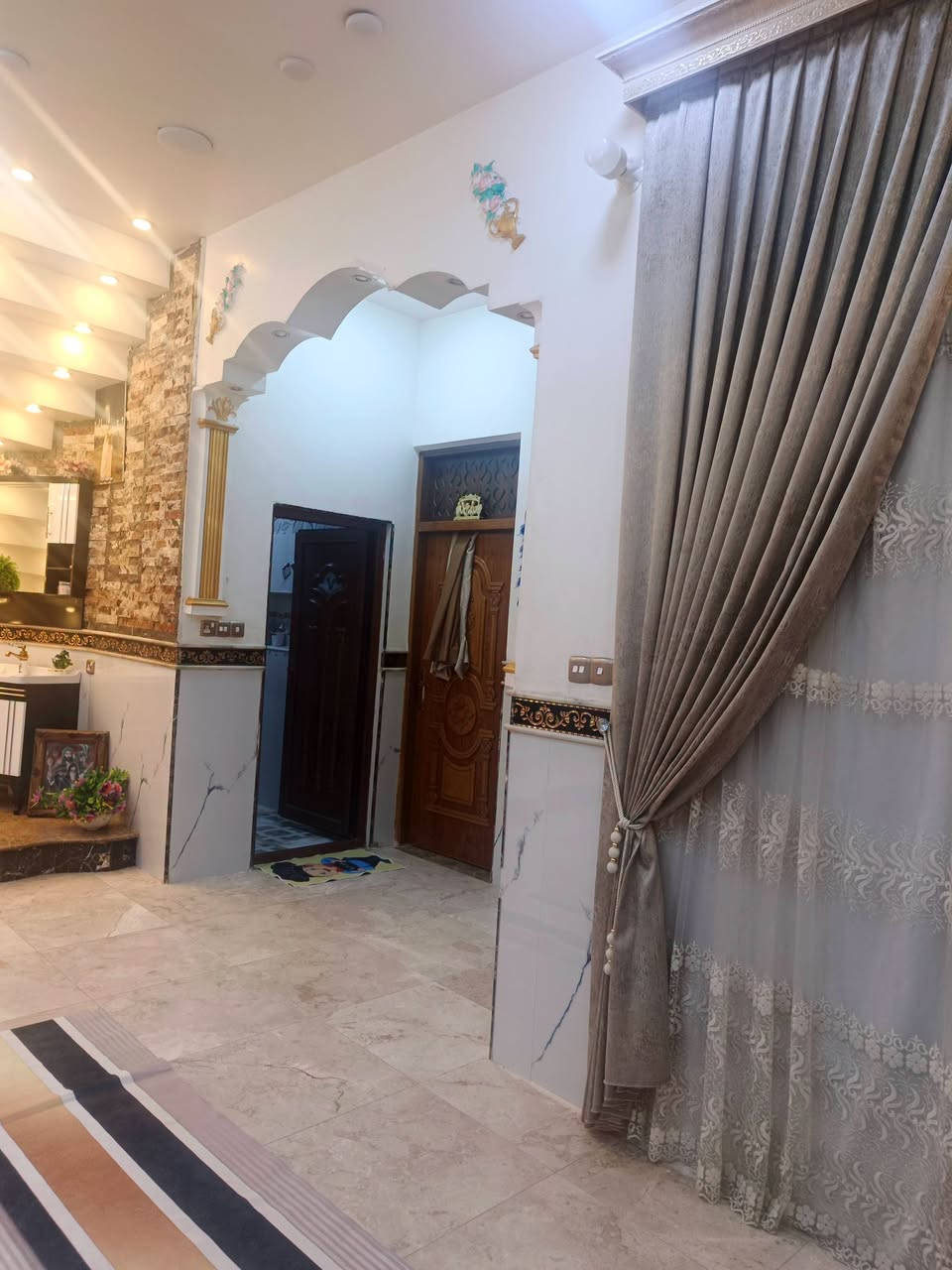 حي الغدير • ٢٠٠م • ٦ غرف