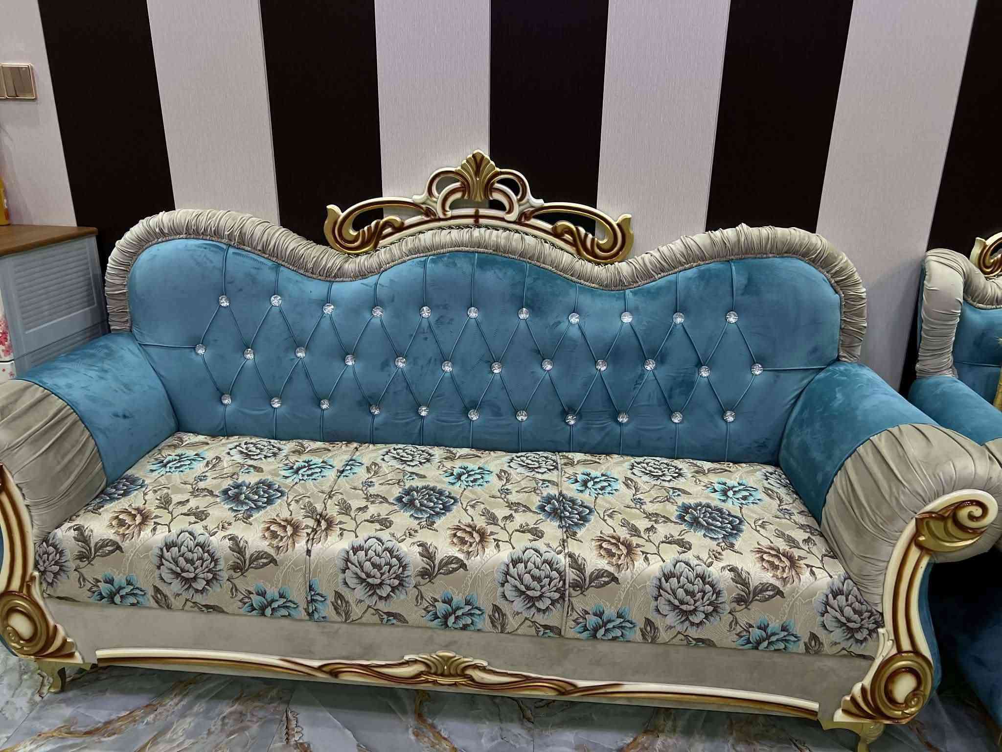 سلام عليكم عندي هذا التخم للبيع بعده جديد بلجيس مامستخدم هوايه شي بسيط  سعره ٩٠٠ الف بي مجال بسيط للاتصال ***********
