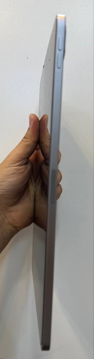 سلام عليكم عندي ايباد M2 بطاريته 88 ذاكره 128 سعره بدون ملحقات 650 قفل بغداد الأعظمية مقابيل قاسم ابو الكص
***********

نص مكتوب في الصور:
- 1:17 م الخميس 17 أيلول بحث حساب Apple سجل الدخول للوصول إلى بيانات iCloud و App Store و App Store وخدمات Apple والمزيد. إنهاء إعداد iPad نمط الطيران عالم المستقبل Wi-Fi مشغل Bluetooth البطارية عام تسهيلات الاستخدام الشاشة الرئيسية ومكتبة التطبيقات الكاميرا المظهر بحث تعدد المهام والإيماءات خلفية الشاشة شاشة العرض والإضاءة قلم Apple مركز التحكم Siri حول iPad الاسم iPadOS إصدار iPadOS 27.0 iPad Pro (١١ بوصة) (الجيل الرابع) اسم الطراز MNXD3LL/A رقم الطراز YYC471JJGR الرقم التسلسلي . الأغاني . الفيديوهات . الصور السعة ١٢٨ غ.ب. متوفرة ١٠٧,٥٩ غ.ب. عنوان Wi-Fi 80:A9:97:89:FB:CE Bluetooth 80:A9:97:95:3E:88 SEID إعدادات ثقة الشهادة
- 1:17 م الخميس 17 أيلول حول iPad الاسم 27.0 إصدار iPadOS iPad Pro (١١ بوصة) (الجيل الرابع) اسم الطراز MNXD3LL/A رقم الطراز YYC471JJGR الرقم التسلسلي الأغاني الفيديوهات الصور السعة ١٢٨ غ.ب. متوفرة ١٠٧,٥٩ غ.ب. عنوان Wi-Fi 80:A9:97:89:FB:CE Bluetooth 80:A9:97:95:3E:88 SEID إعدادات ثقة الشهادة بحث حساب Apple سجل الدخول للوصول إلى بيانات iCloud و App Store وخدمات Apple والمزيد. إنهاء إعداد iPad نمط الطيران عالم المستقبل Wi-Fi مشغل Bluetooth 8 التارية عام تسهيلات الاستخدام الشاشة الرئيسية ومكتبة التطبيقات 0 الكاميرا © المظهر بحث @ تعدد المهام والإيماءات خفية الشاشة * شاشة العرض والإضاءة قلم Apple مركز التحكم