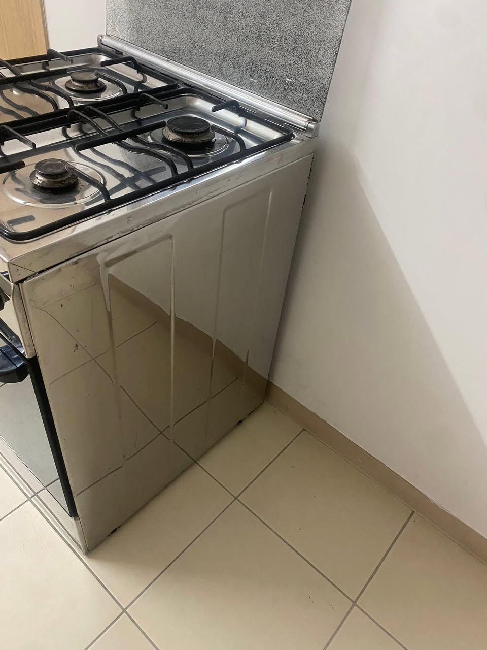 طباخ نظيف اخو الجديد للبيع
***********
