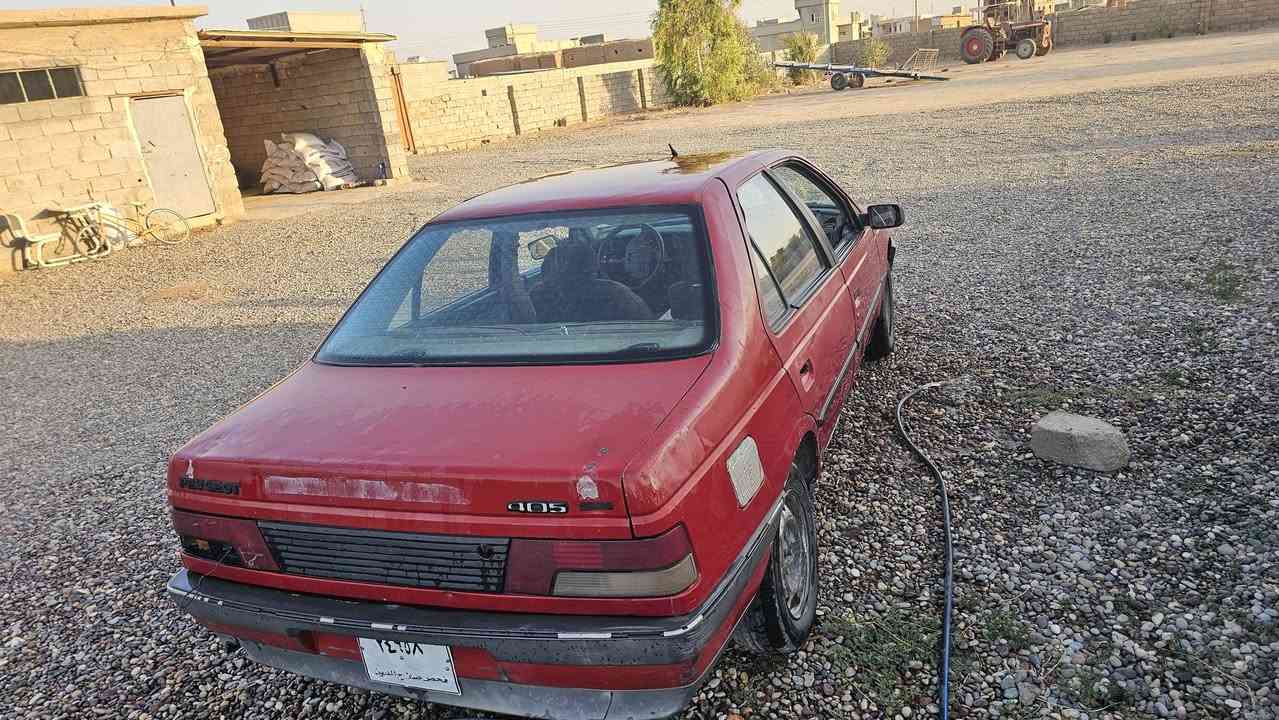 السلام عليكم بيجو حجم 405 رقم صلاح الدين فحص بية واجة 
الكشر جدام العين مويل (88 ) السعر 10وراق وبية مجال بيع فقط بدون مراوس مكان السيارة قرية شيالة العبلي رقم  الهاتف 
 ***********
