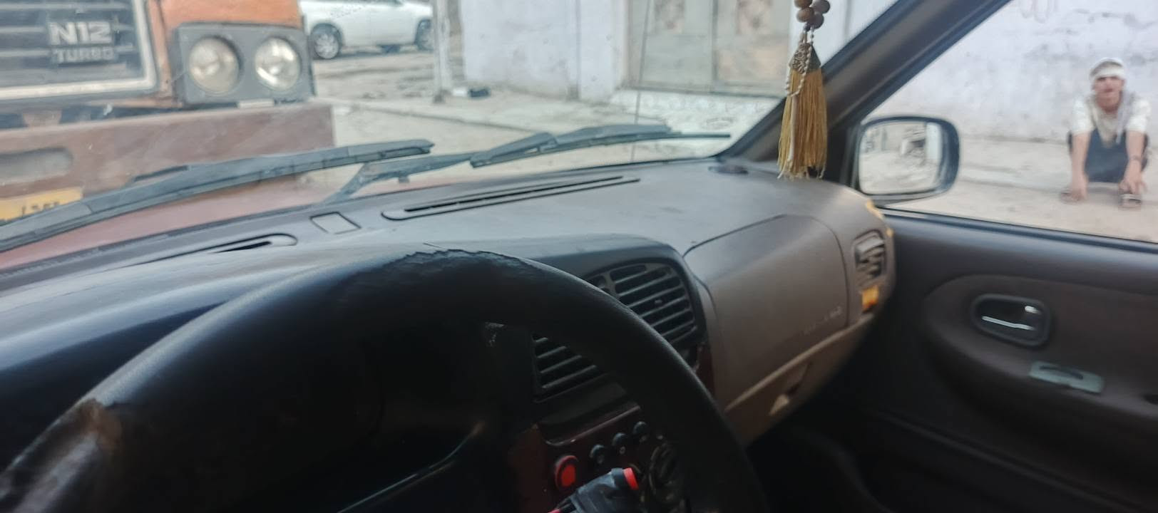 سبورتج موديل 2000 أوتوماتيك تخم تاير جديد محرك كير جدد
منظومة بانزين حاوية للبيع فقط  رقم دولي بسمي تحويل مباشر هزه جديدة تبريد شغال  مكان السيارة الديوانية سعر ٤٥ورقه بيه بس باب بيه صبغ 
وباقي شركه ***********
