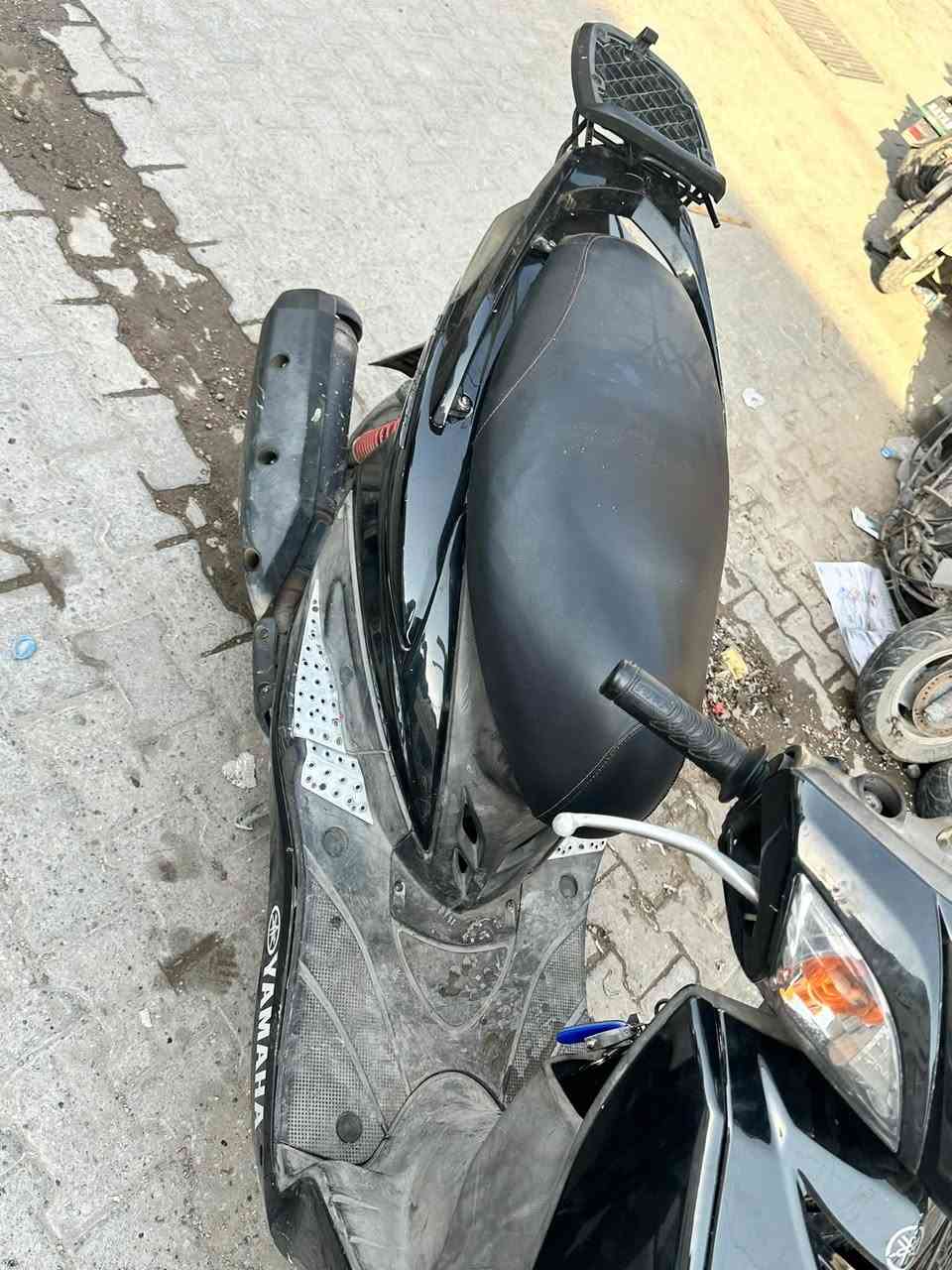 سكنس فحل نازله صار شهرين للبيع كفاله كشر ومكينه مفتوحه الدرجه حلوه ومناقصها شي للبيع السعر 900 الاتصال ***********
