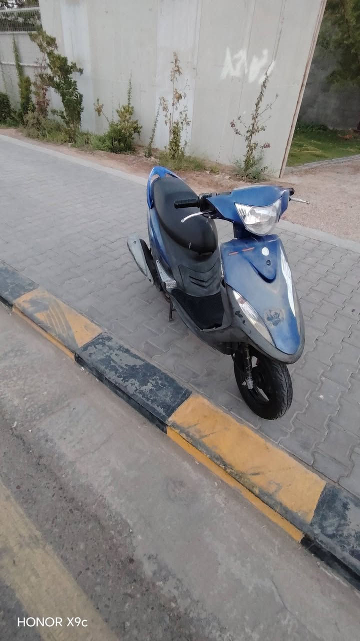 عدله لون مميز مكينه كهربائيات كله عله وضع شركه سواد ومكينه ختم واحد
صاله شهرين طالعه من رمبه مليون 200 ابيعلك عله وضعه رمبه وقل من سعره مليون وبيه مجال دراجه كفاله كفاله نعومه ومشي شرط مكان نجف شراي *********** تصال *********** هاذا وتساب🤍

نص مكتوب في الصور:
- HONOR X9c
