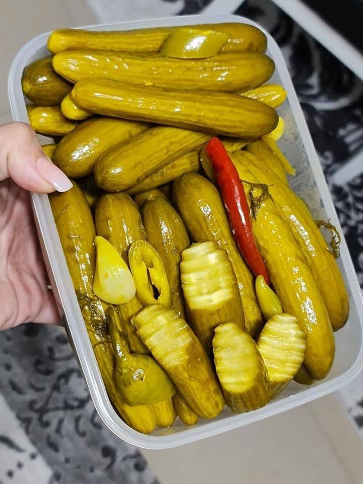 ه سلام عليكم عيني شتغل حسب طلب الزبون ولي تحب تحجز راسلو صفحه او واتساب *********** كليجه الكيلو مشكل 10كيك جاي 9كيك طرشي خيار محشه،،5الكيلو  شتغل حسب طلب الزبون الحجز قبل يوم عيني
