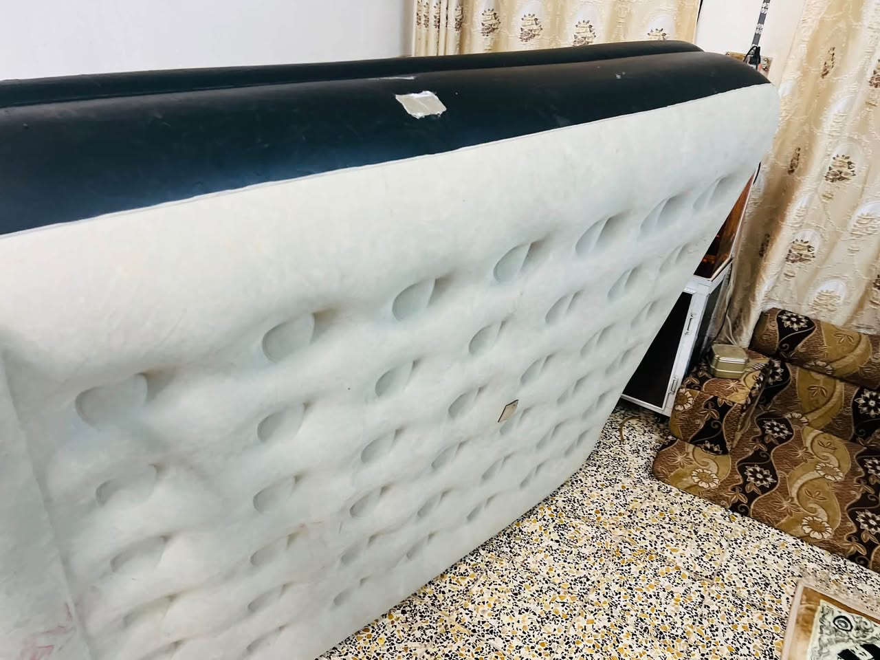 سلام عليكمً دوشك نفخ للبيع جديد بالهة أو بيه مثقوب اثناء التحميل أو تم تصليحه للبيع سعر 25    للتصال ***********
