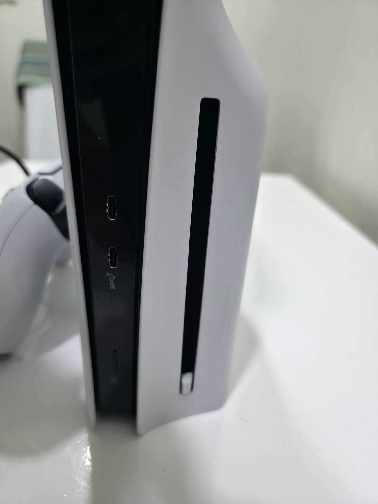 السلام عليكم اخوان 

playstation 5 slim 
للبيع مع قرص

الجهاز نظافة 99% غير مفتوح والكارتونه موجودة وياه 

اليدة الخاصة بالجهاز موجودة مع وجود
 ال (HDMI/ وكيبل الطاقة/ وكيبل الشحن الخاص باليدة) 

الذاكرة: تيرا

المكان: ميسان والتوصيل غير متوفر 

السعر850الف دينار وبيه مجال

التواصل واتساب ***********
