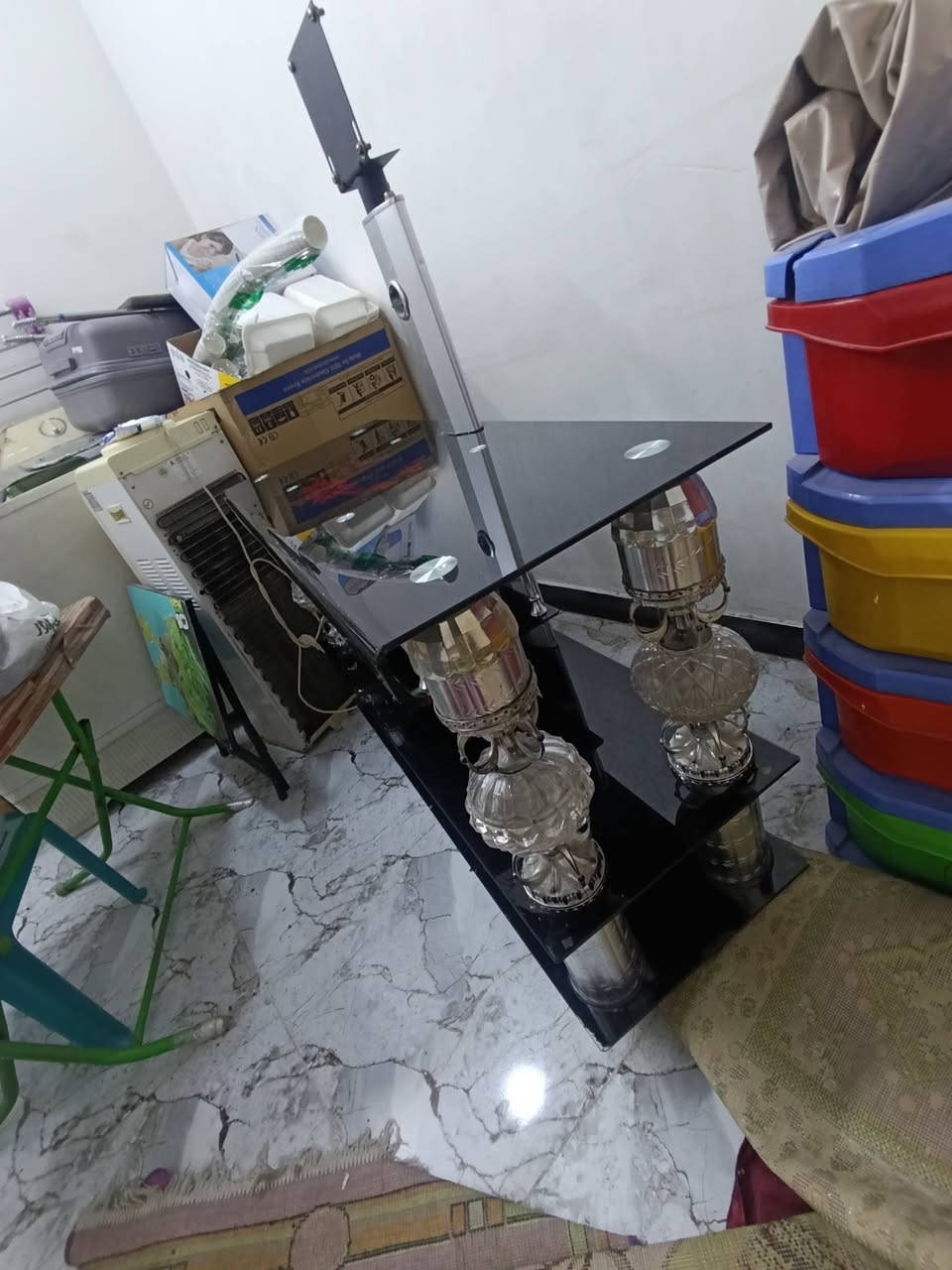 ميز شاشه لل بيع رقمي*********** السعر 50 وبي مجال بغداد حي اور أم الكبر والغزلان
