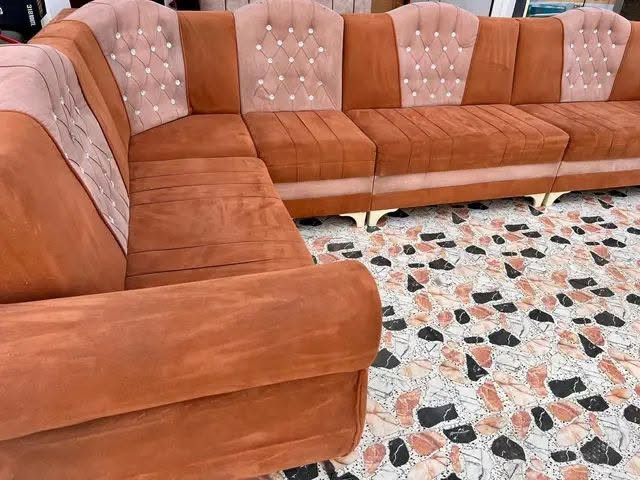 ديوان ٧م • نضيف ٩٠٪ • حي عدن شراي