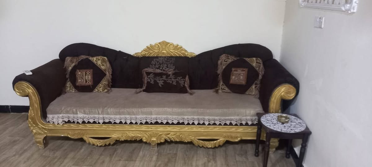طقم قنفات ٣ قطع للبيع
نظيفات جدًا وخشبهن قوي وما بيهن أي شي
طول الوحدة ٣ أمتار
والكوشايات وياهن سعر 200الف  ستفسار 
***********
