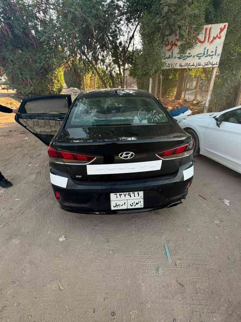 السلام عليكم

سوناتا مديل 2018 أمريكي 

مكينه 2400 جدي اي 

مكينه وكير مامفتوحات شرط الفحص  

رقم أربيل 

المواصفات 

 

يدات نيكل 

كشنات جلد 

كشن كهرباء 

شفتات ستيرن 

تحكمات ستيرن جهتين 

شاشه جبيره

كامره خلفيه دواره 

ثلاث وضعيات قياده 

تخم تاير جديد 

وبعد المواصفات معرفه 

السياره جديده بمعنى الكلمه وبعد احله من الصور 

مكان السياره بابل الكفل  

***********
