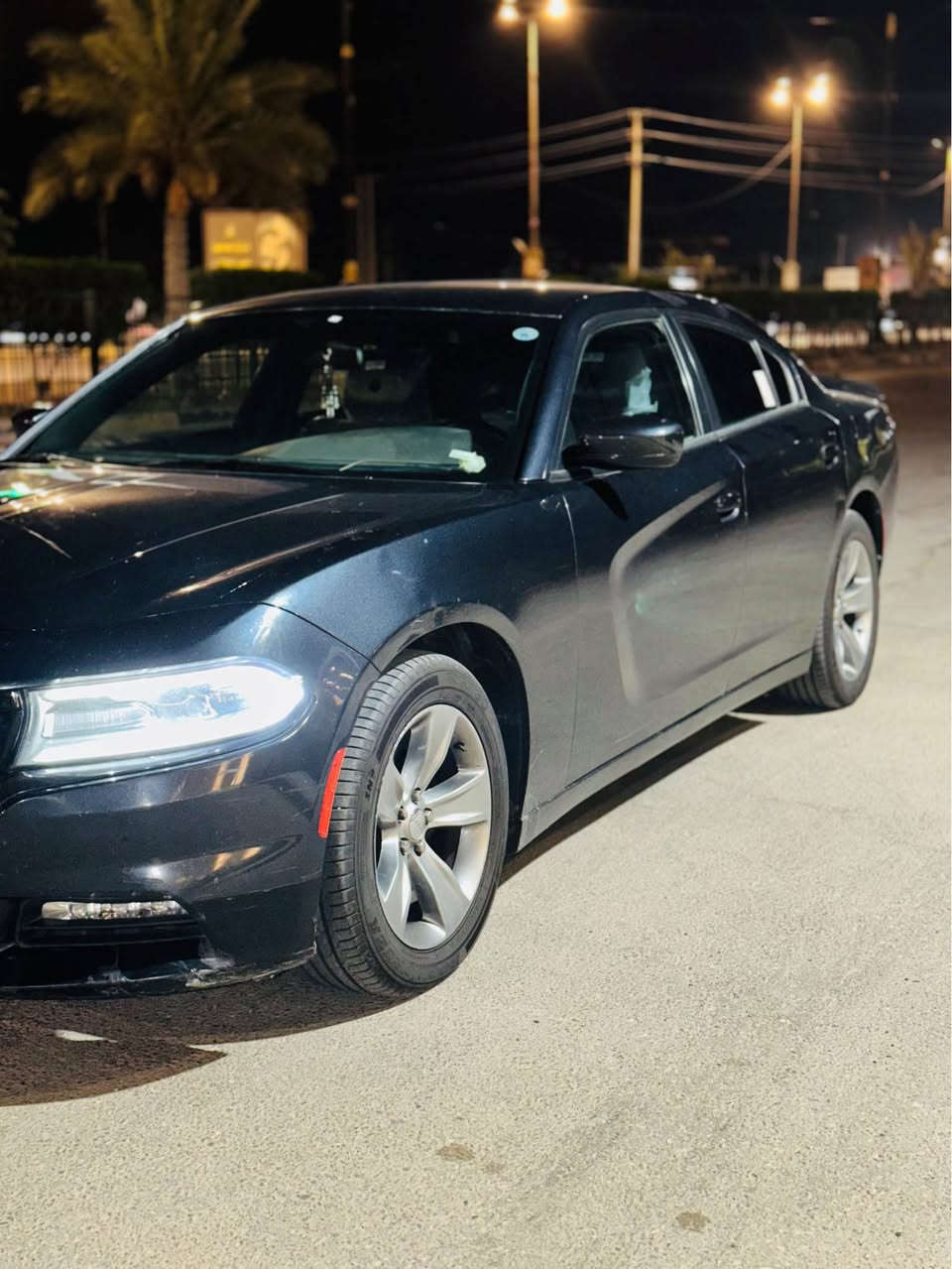 جارجر موديل 2019
فئه SXt فل كامل
محرگ 3600 ، V6
لون نفطي لماع
ماشيه 114 الف ميل
كير محرك مكفول 
سياره بحاله الوكاله ونضافه فول عاليه جدا 
الكفاله 
بدون صبغ 
ضربته فقط قبق جنطه معجون وصبغ وع كد اصبع من الجاملغ الامامي من جوه معجون وصبغ ضربه كلش حلوه وبسيطه 
بدون دواخل بدون ايرباك الحمدلله سياره نضيفه جدا ومال بيت مامتعوبه استخدامه وقت الحاجه فقط 
المواصفات 
بصمه تشغيل 
تشغيل ع بعد 
ابواب بصمه 
كامره خلفيه مع حساسات خلفيه
تحكم بلستيرن 
مثبت سرعه
مصابيح وزنون اصلي
كشن كهرباء
ويل تايرات نضافه فول 

السياره نضافه فول والحمدلله مال بيت استخدامه وقت الحاجه
السعر 210$ تواصل *********** كربلاء, العراق
