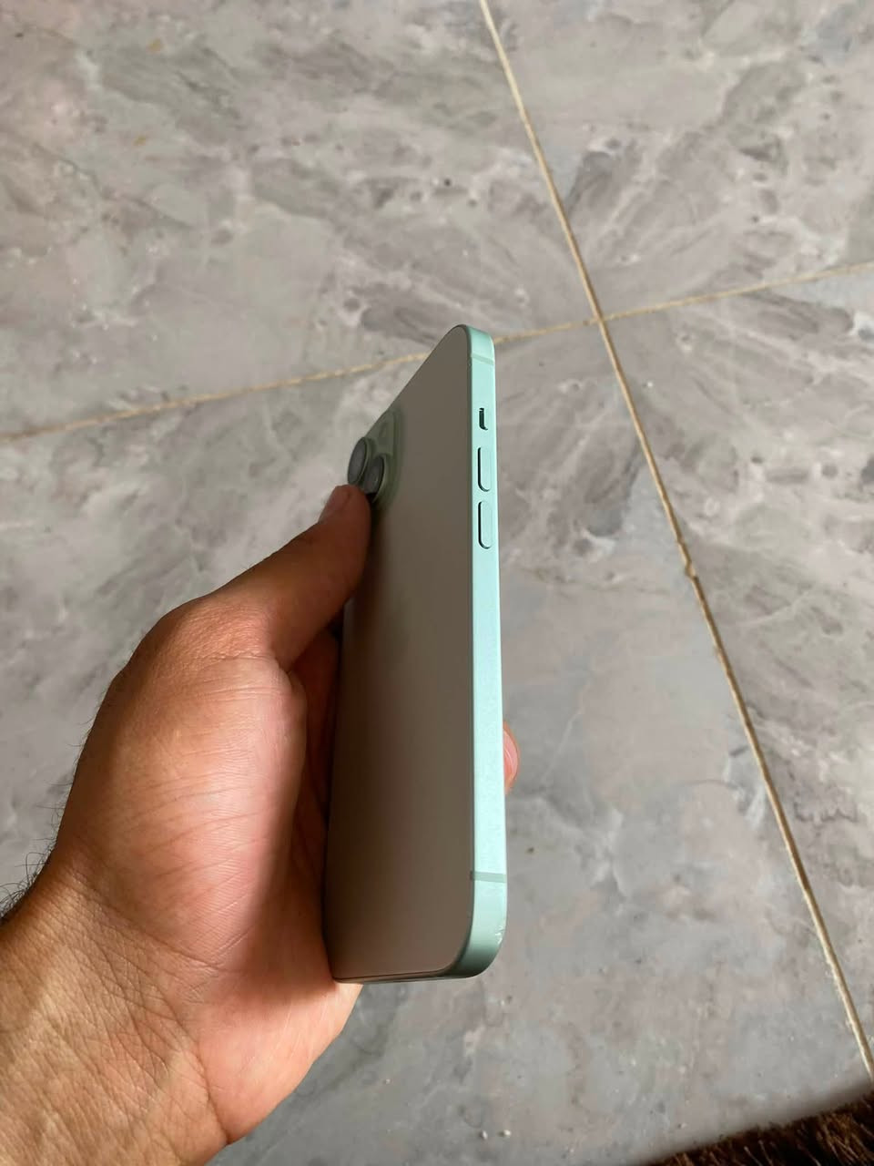 للبيع ايفون 15 عادي
🔵الذاكرة 512 (اقوى نسخة) 
🔋البطارية 100 (مشحون 8 مرات)
نموذج M بلادي مكفول 
نظافة 100 ‎%‎ افحص وين مايعجب
السعر( 690) الف وبي مجال بسيط
مكاني صلاح الدين _بيجي
***********
