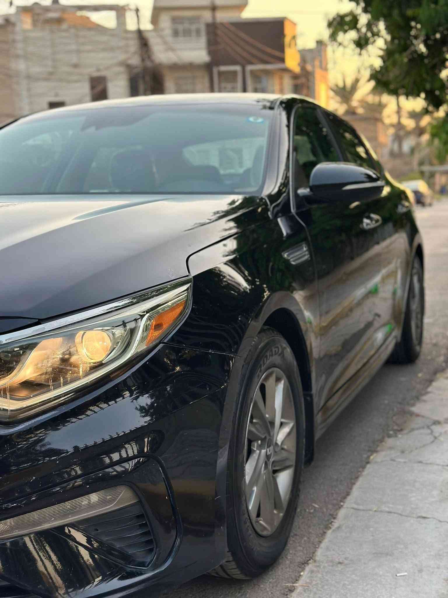 كيا اوبتما ( KIA OBTIMA) 2019 فئة FE
استخدام شخصي على أيد وحده ماشيه 90 الف mi
للبيع او مراوس ب كي فايف او كامري حديث 

الميكانيك 👨‍🔧⚙️
مكينه GDI 2400 كفاله من الفتح و التبخير و التنقيص ولا دوانز بشرط + كير بحاله الوكاله صيانه دوريه كل ٣٠ الف + تبريد ثلاجه + صدر امامي خلفي جديد السياره بدون نقص كامله من كل النواحي 

الضرر 🥊✖️
حادث امريكا فقط جاملغ و بنيد و حافة الباب صبغ جهة السكن لغد معمر فقط بدون شاصي باقي السياره مكفول من الصبغ والبارد 
بدون حالوب بدون جراد شرط الفحص 

المواصفات :
- فول تحكم ستيرن 
- شاشة كبيره تدعم نظام كار بلي 
- كشنات مخمل 
- سكن LED
- اشاير مري 
- رادار امامي
- ثلاث أنظمة قياده (ico-sport-comfort)
- نظام النقطه العمياء بلمري 
- أربعه حساس خلفي
- كامره خلفيه دواره 
- نظام تحديد مسار 
- نظام مانع انزلاق 
- نظام مثبت سرعه 
باقي المواصفات المعروفه 

مكاني بغداد - السيدية 
السعر 107 وبيه مجال بسيط 
للاتصال ***********
واتساب ***********
