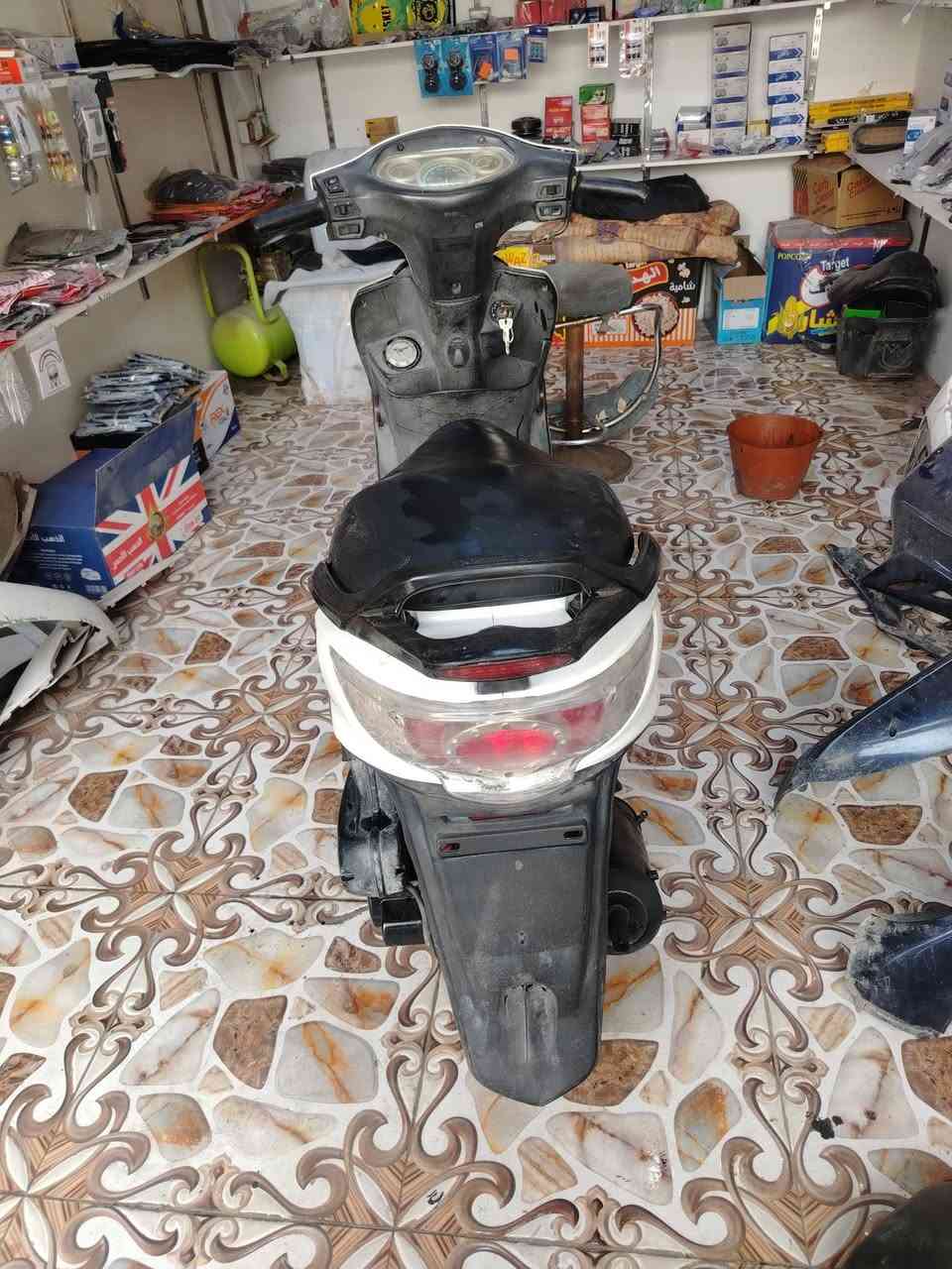كامكو جي فور للبيع محرك 125cc توها مجفته كلها شغاله مابيها نواقص استفسار اتصال على الواتس اب *********** سعر 450$ وبيها مجال حك الجيه فقط.
