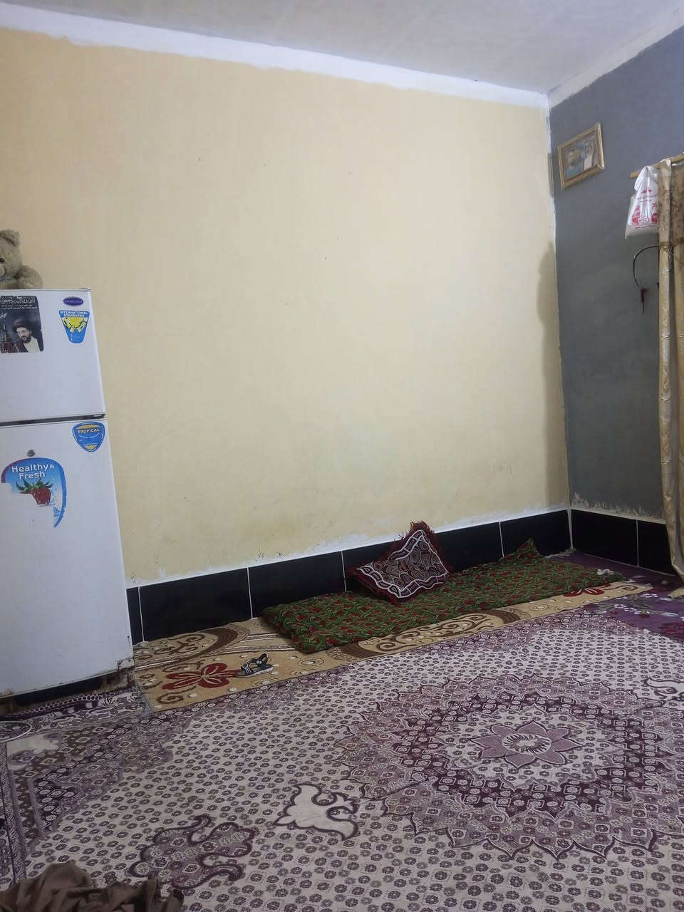 بيت للبيع حي لمهندسين  مقابيل المنتزه مساحه 300 متر تلث اغرف ومطبخ وصالة ومجمع صحيات لبينيان بلوك لنتن  عكاده سعر 30 معه المجال  ‏‪‏‪***********‬‏ مساحه الاغرف 6 بة 5

