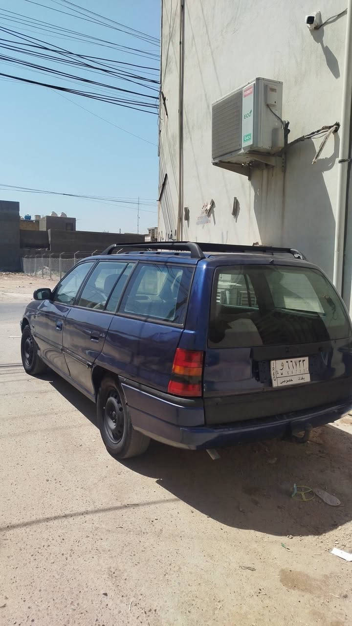 السلام عليكم للبيع اوبل استر موديل 1992 
رقم بغداد حرف و صبغ جديد محرك جديد 
تخم تاير دوشمه السياره جاهزه  عنوان بغداد الدوره البوعيثه ***********
سعر 30
