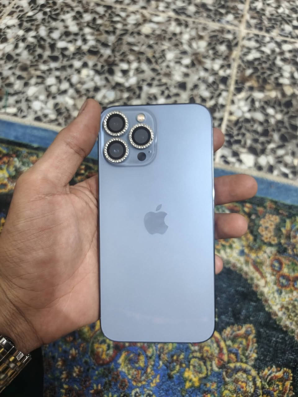 ايفون 13برو ماكس
لون بحري 
مبدل شاشه اصليه 
فيس ايدي متوقف 
الجهاز شخط مابي جديد 
بطاريه ٧٢
سعر٥٥٠ وبي مجال مكان الامين 
***********
