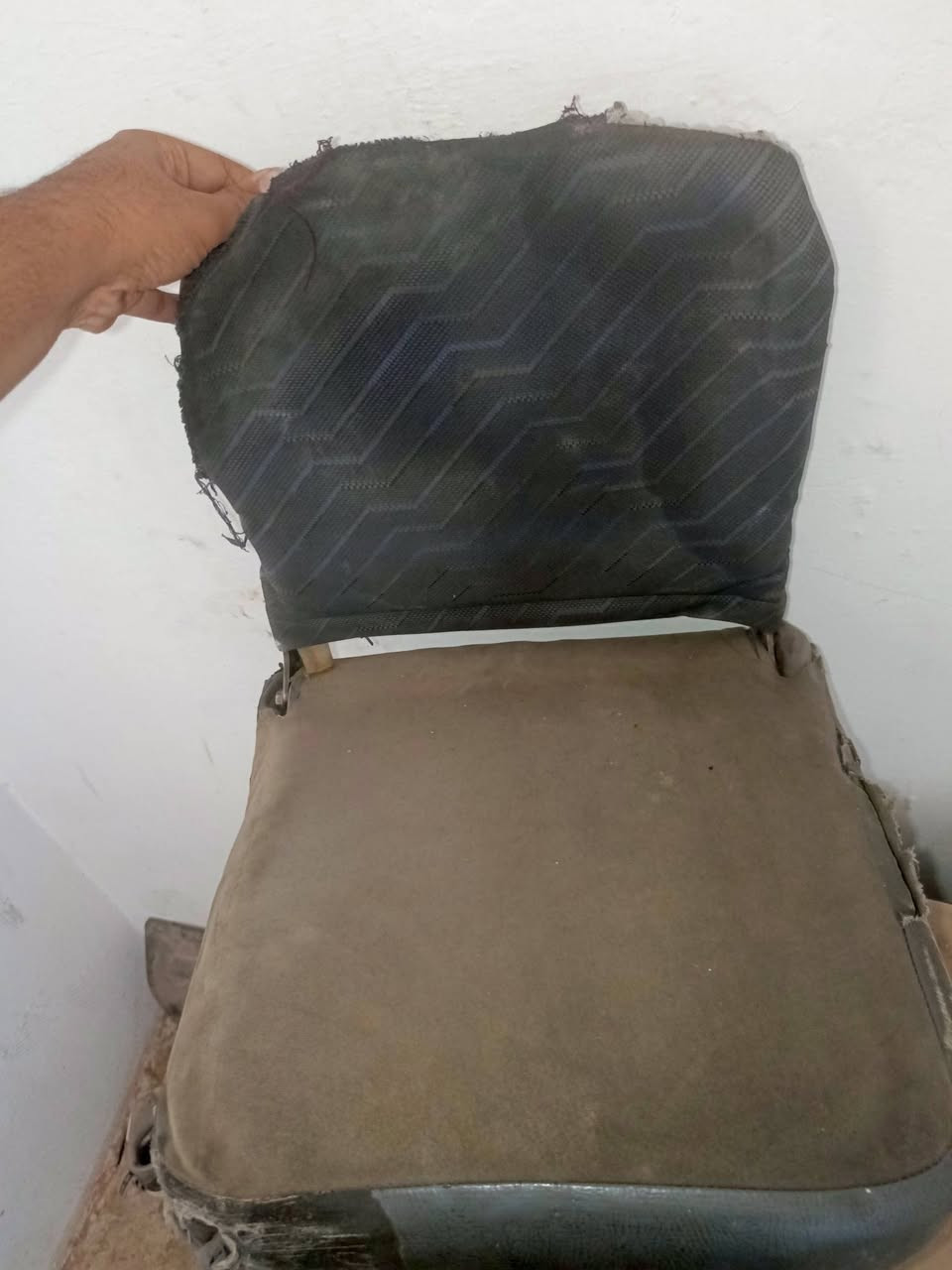 كرسي قلاب نضيف مكينه تخبل عوزة توشمه و غسل 
بغداد مدينة صدر كيارة و عندي توصيل جميع محافظات 
العراق 60 قفل 
***********ط حب
