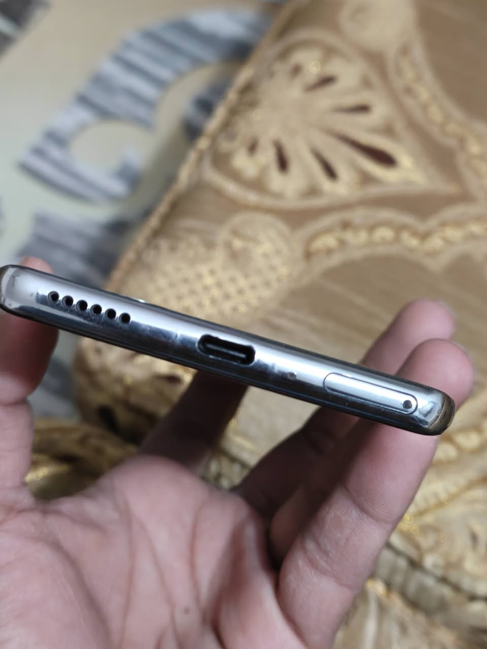 تكنو كامون 40 برو 5جي • ٢٥٦/رام ٨+٨ • بطارية ٩٨%