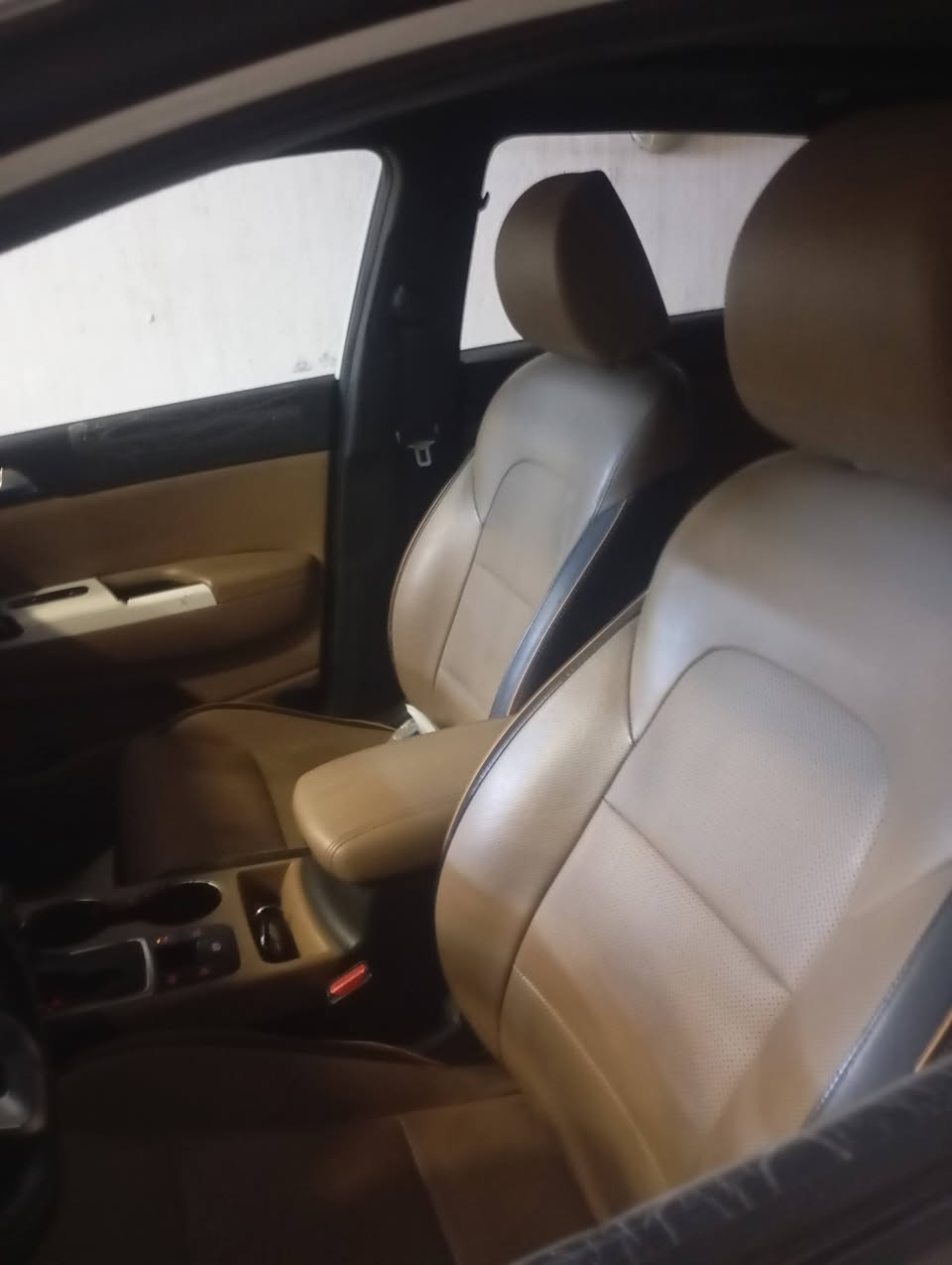 اسبورتج 2019 خليجي ماشية 37 الف جتي لاين يعني فول بغداد بها صبغ مقدار شبر باب خلف السائق والباقي مكفولة السعر 205 الاتصال *********** وبه واتساب 
تحويل ثاني يوم
