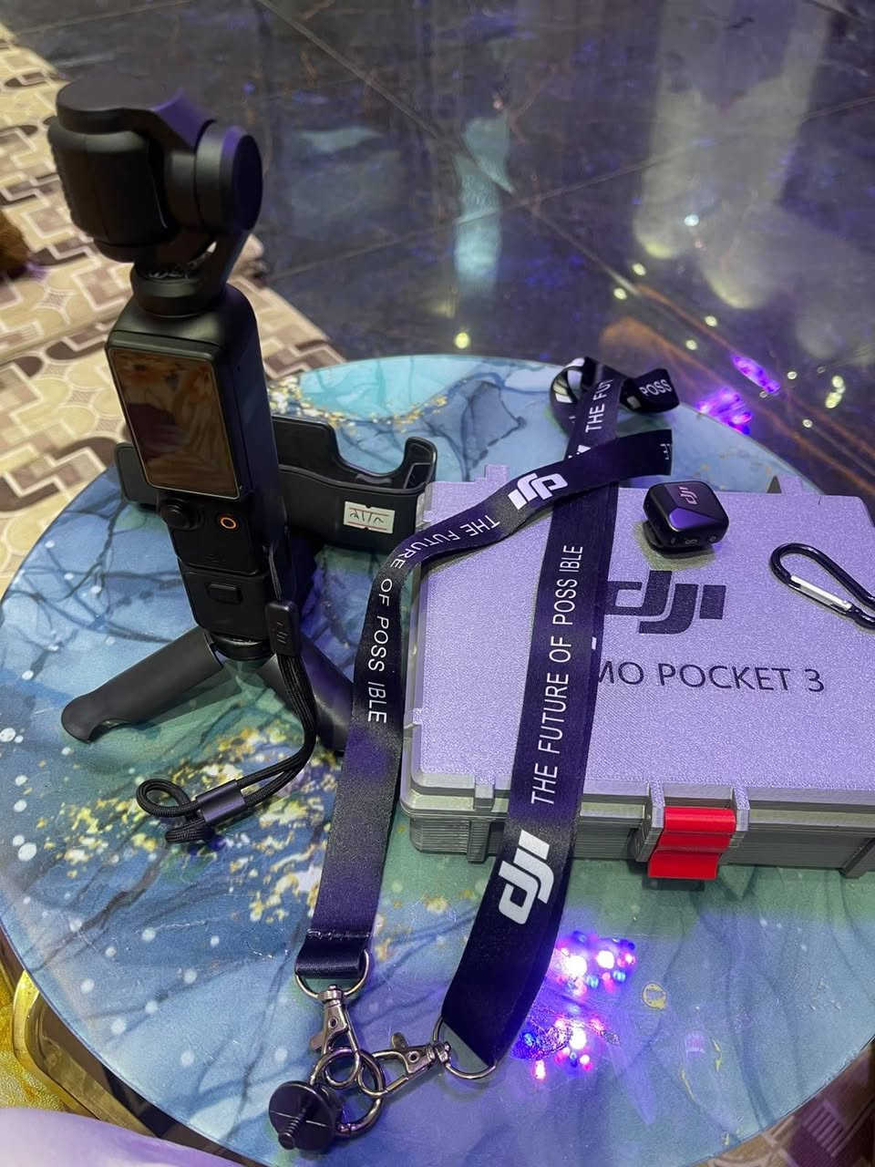 للبيع كاميرا dji بوكت 3
مع ملحقات + حقيبة اكرلك للحماية ضد الصدمات 
سعر 550 وبيها مجال حك جيتك مكانها ديوانية تواصل واتساب ***********
