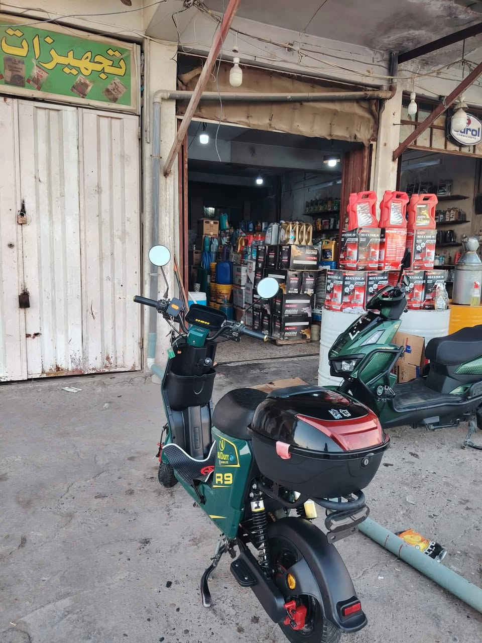 السلام عليكم ماطور شحن R9نضيف اي عطل مابي برغي ماممفتوح السعر 500وبي ماجال الرقم***********
