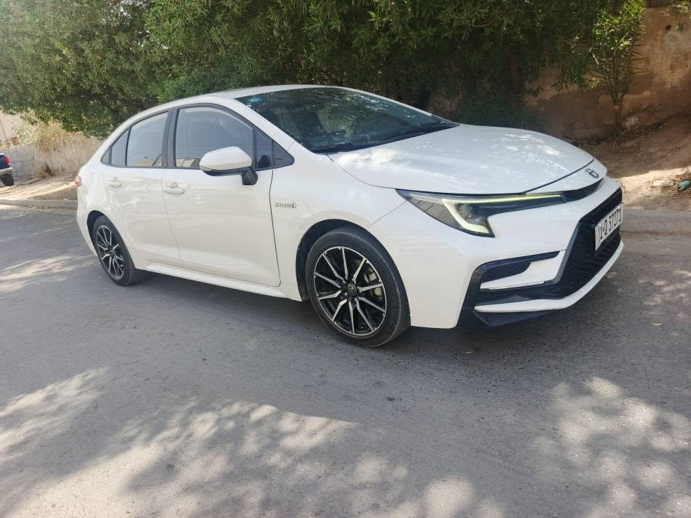 كورلا 24 هايبرد فئة اس s رقم بغداد باسمي شرط تحويل ثاني يوم هزة وسنوية ورقم كله جديد مكفولة من الصبغ بيهه بارد بالبابتين مال السائق والخلفي اثر طخة دراجة ورجعته بارد سيارة فول فتحة سلايد بصمة وكشنات جلد أسود وكشن كهرباء ورادار وتحديد مساروكاميرا ولدات امامي وخلفي ويل 17  سيارة نظيفة ماشية 43 مكاني بغداد حي الجهاد الاتصال على الرقم *********** السعر 150 ورقه بغداد, العراق
