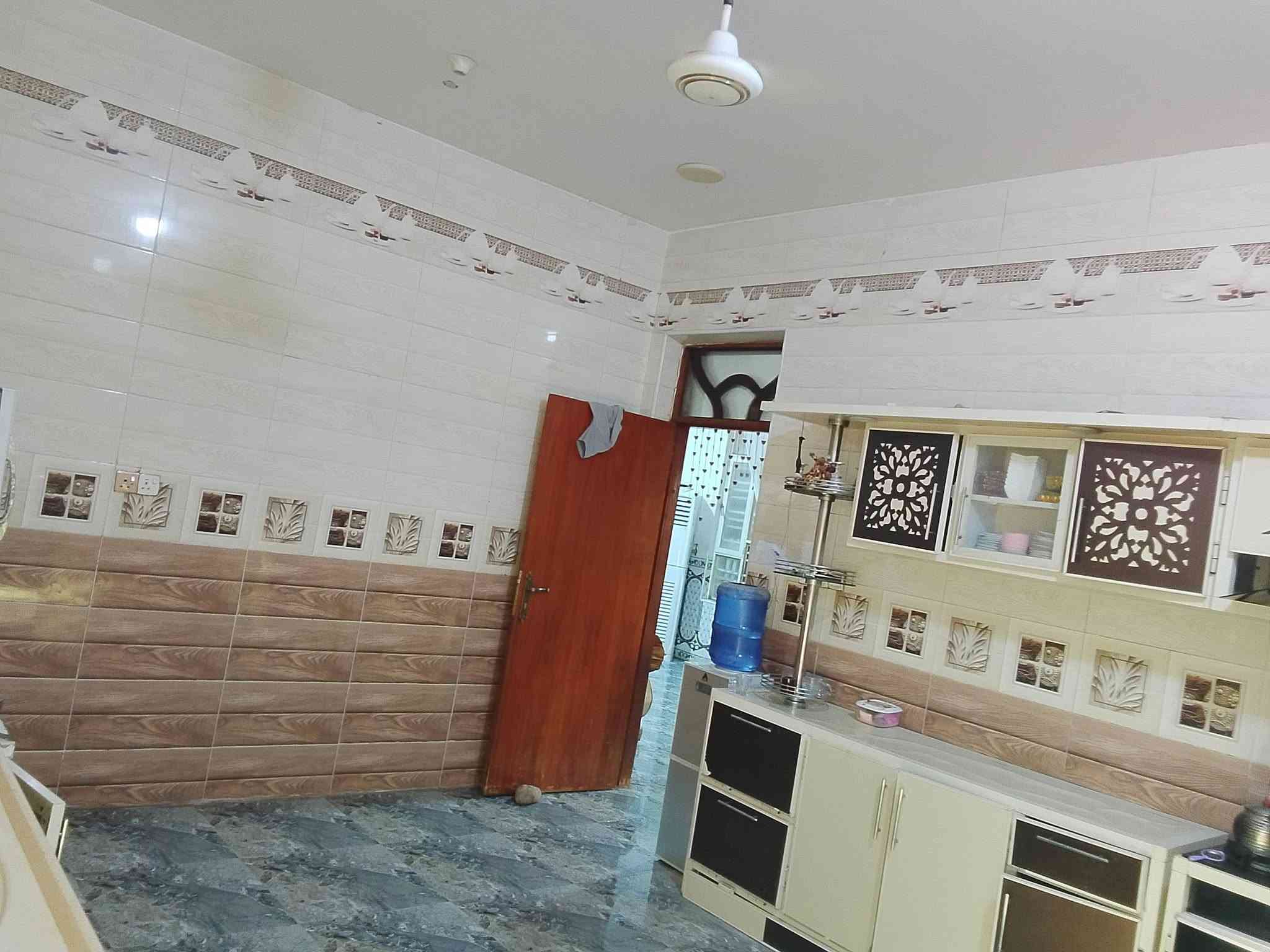 بيت طابقين • السفحه الثانية • شارع احمد الواىلي