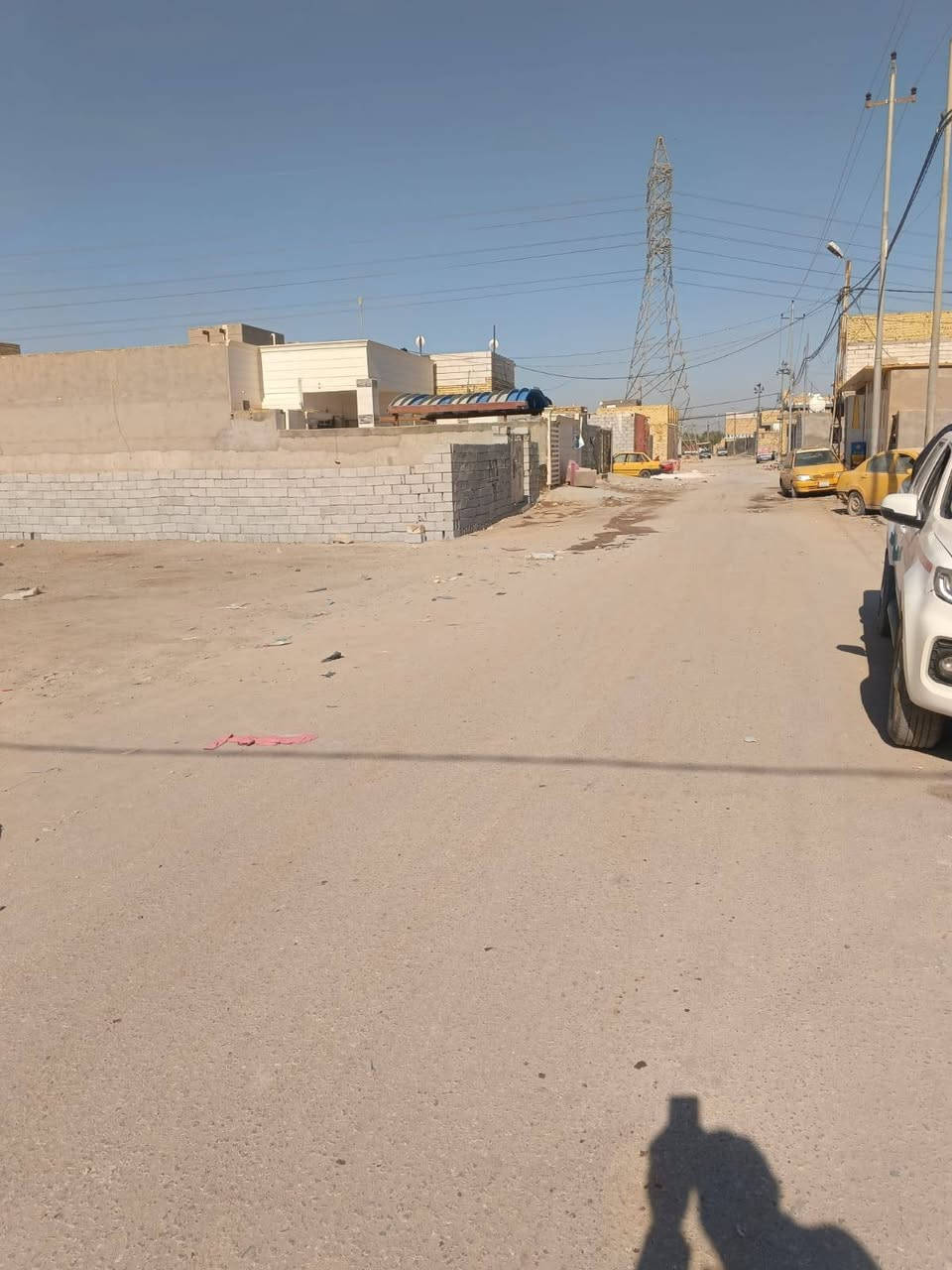 السلام عليكم يا رزاق ارزقنا قطعه 300 متر وركن على ثلاث شوارع للبيع حي الزيتون منطقه سي كافه الخدمات بيع مستعجل وجهيه 21 ونزال 14 السعر 18 وبيها مجال بيع مستعجل سنه 25 باسم المشتري داور العنوان ديوانيه ***********
