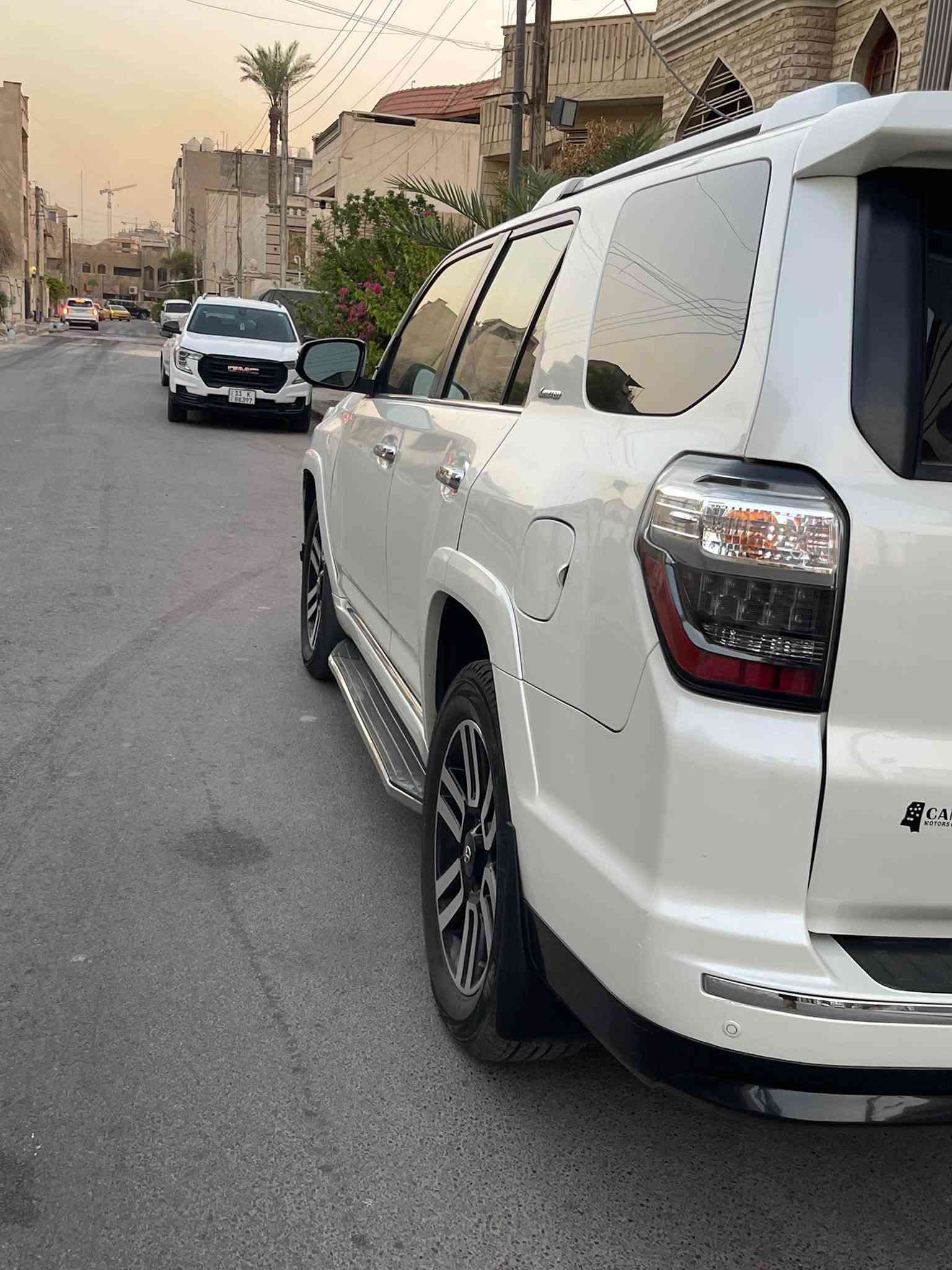 تويوتا فور رنر لمتد ٢٠٢٢
ابيض صدفي لؤلؤي

 ٧ راكب 
المواصفات :
—————-
تشغيل عن بعد
فتحة سقف
نظام التعليق ( X-REAS ) الرياضي المحسن
نظام التحكم النشط في الجر ( A - TRAC )
دبلات هايدروليك ( اللون الأحمر ) 
مصدر طاقة منزلي ١٢٠ فولت
حجم الإطار 20
٨ سماعات JBL 
محرك ٤٠٠٠ cc 
٦ سلندر
حساسات امامي خلفي
رادر امامي جانبي 
٥ كاميرات محيطية
تبريد مناخي منفصل 
كشنات تدفئة تبريد 
وضعيات مقعد سائق 
كشنات كهرباء
كشنات جلد 
كار بلي 
اندرويد اوتو
تحديد مسار
مانع انزلاق
مانع تصادم
مداخل يو اس بي امامي خلفي
تحكمات مري جانبية
مراية سايق اوتو
٥ جامات اوتو 
سبير ويل كب

رقم بغداد بأسمي ( تحويل ثاني يوم )

رايدها ب ٣١٥$ ورقة

مكاني بغداد المنصور

للاستفسار اكثر يرجى التواصل عبر واتس أب أو الاتصال ***********
