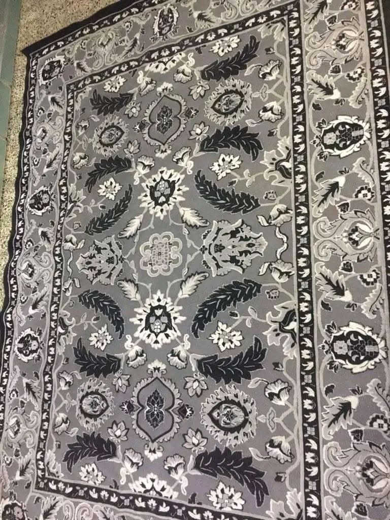 زولية • ابيض اسود رصاص • نظيفة