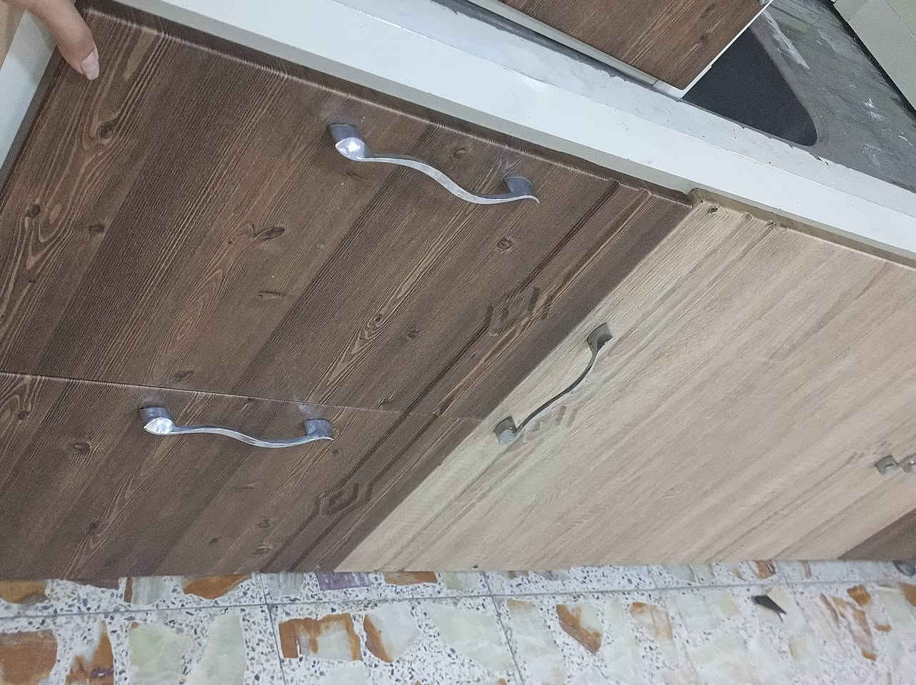 كاونتر 3امتار المنيوم  نضيف وقوي بعده جديد السعر 450وبي مجال بسيط عنواني حي الجهاد الامانه الشراي خاص
