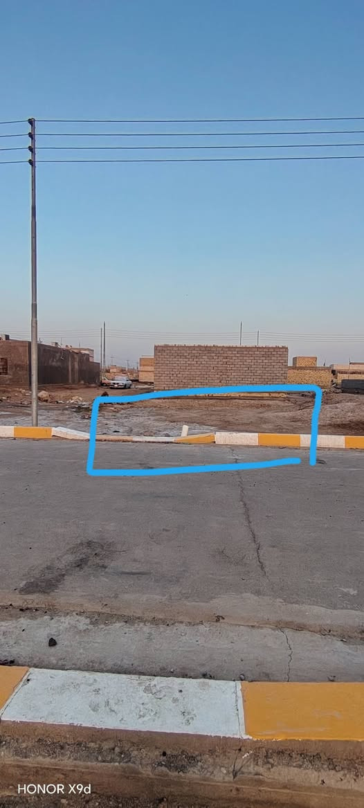 قطعه طابو صرف ٢٠٠ متر حي العسكري نهاية شارع الاطفاء قرب مدارس صينيات الاثنين
كافة خدمات متوفره  مدارس عدد 2 مسافه ٢٠٠ متر عن القطعه منطقه هادئه بناء جديد 
السعر ٣٥ بيهه مجال للاستفسار الاتصال على رقم ***********
