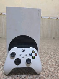 اكس بوكس سيريس S • ٥١٢ جيجابايت • نظيف جداً
