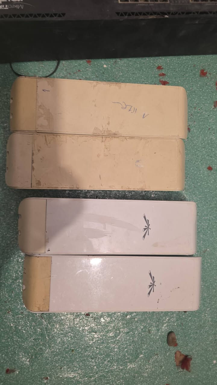 اجهزه انترنت للبيع بسعر رخيص
سسكو 2960
2sfp
2port 1000
24 بورت ١٠٠ 
السعر 50
________________________________________
فلاته M5 
السعر 35 
________________________________________
ميديا 1 كيكا عدد 4
بلوست روم مع ال sfp 
السعر  70 
________________________________________
نانوا ستيشن m2 
Xm عدد 2
Xw عدد 2
سعر الزوج xm 50 
سعر الزوج xw 70 
________________________________________
هب ٨ بورت كيكا مثل الي بصوره 
متوفر ٦ قطع 
سعر القطعه ٦ الف 
________________________________________
ملاحضه جميع الاجهزه مفحوصة فحص كامل 
يوجد توصيل لجميع المحافظات 
***********
