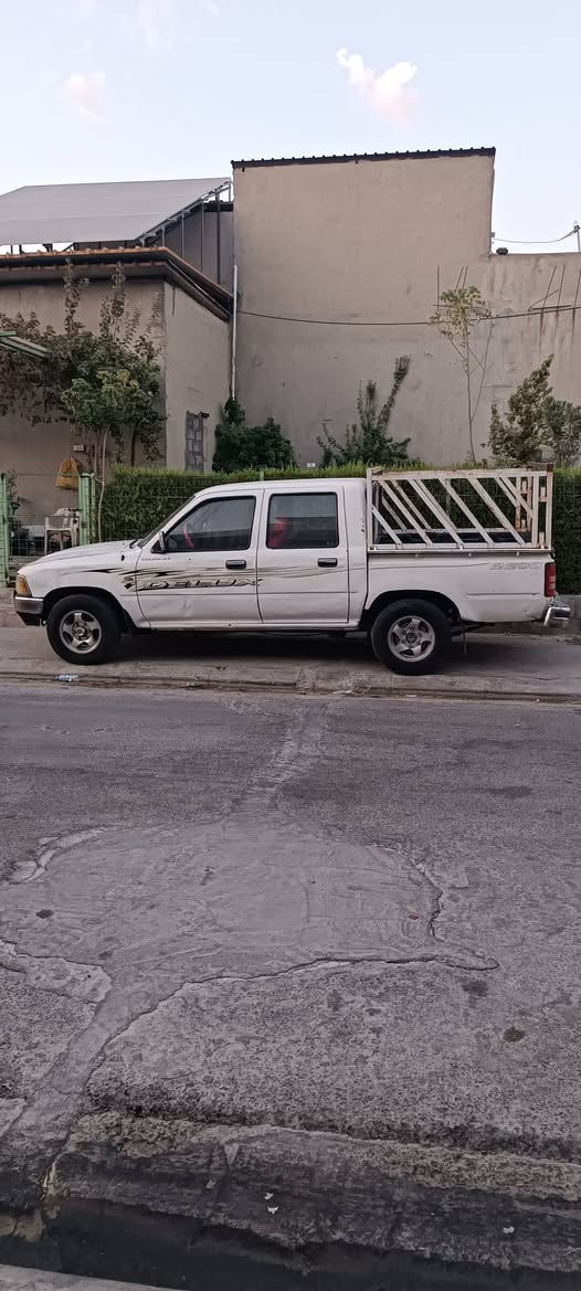 پیکاب فاو ، 2001 سەیارەکە بێ عەیبە گێڕ و مەکینە و ئەکسل و شانسی بە شەرت ـ ڕەقەم*********** أربيل, العراق
