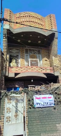 نصف قطعة للبيع  قطاع74 طابقين استقبال +3غرف كبار كل غرفة قياسهة 4.5متر...
