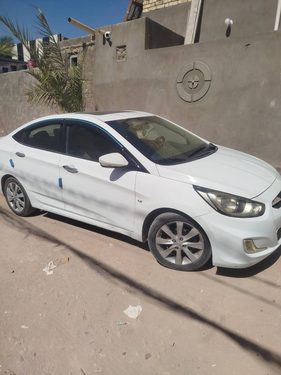 اكسنت موديل ١٢ بابل فتحة وتحكمات كير مكينه جيده خيط بخار بدون تنقيص بيها صبغ قطعتين بدون دواخل الجاملغ الخلف والباب للاستفسار الاتصال *********** سعر ٨٠ بيها مجال
