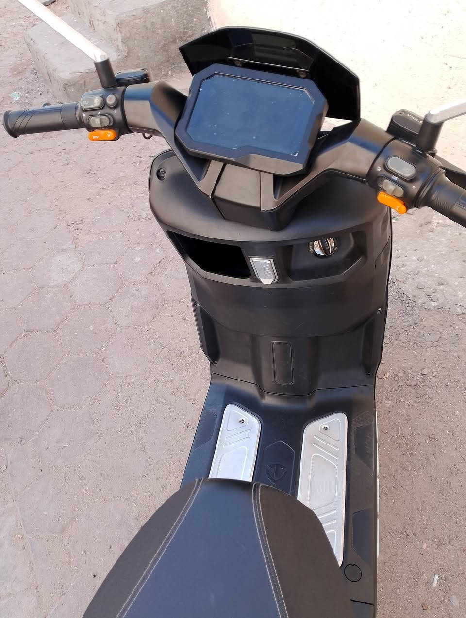 السلام عليكم دراجه ريان شحن وحش الكون 6 بطاريات كرافيت ملف حجم 2000 دراجه اخت الجديد لداد اشاير حساسات بصمات ثنين لون اسود لامع ***********
***********
سعر 1000.000 مليون وببها مجال المكان بغداد قصاء المحمودية 
السلام عليكم دراجه ريان شحن وحش الكون 6 بطاريات كرافيت ملف حجم 2000 دراجه اخت الجديد لداد اشاير حساسات بصمات ثنين لون اسود لامع ***********

