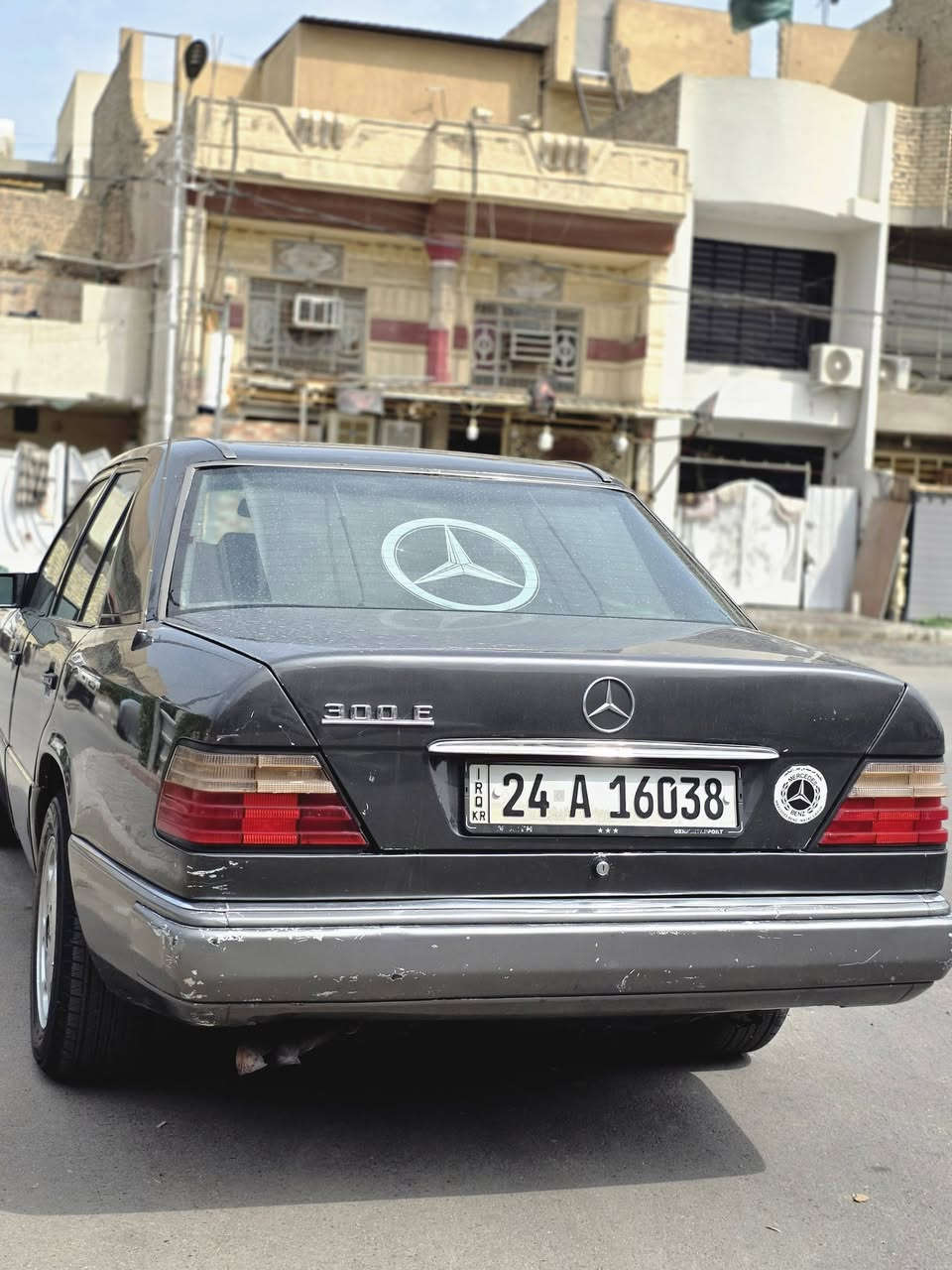 لاتمارسدس دب ١٩٩٢ كامله ما بيها اي نقص تخم تاير جديد .منظومه بانزين جديدة.تبريد تدفئة شغالات .كير مكينة مكفولات 
سعرها٦٠ 
***********
